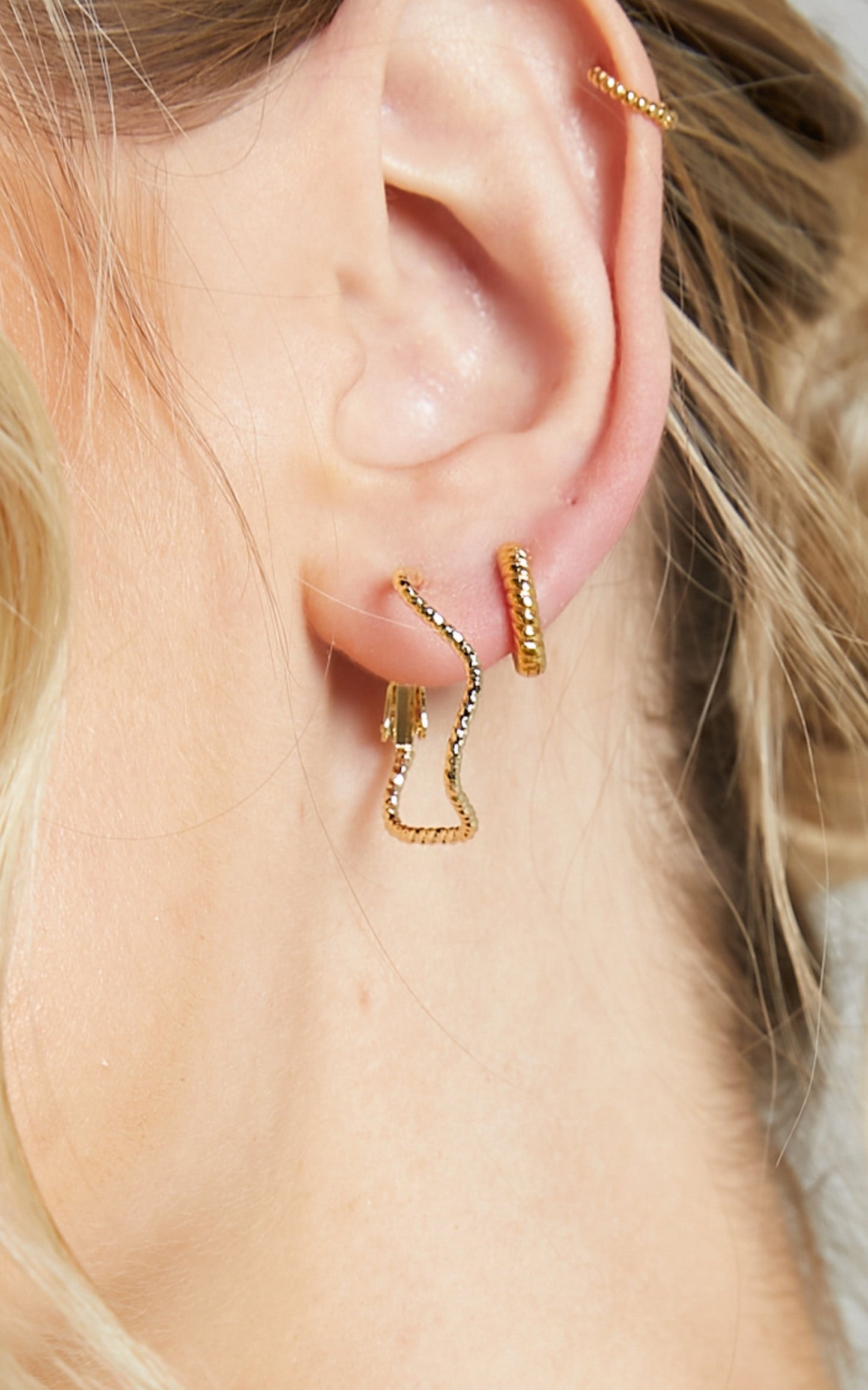 RELIQUIA - FINE SWIRL EARRINGS in Gold