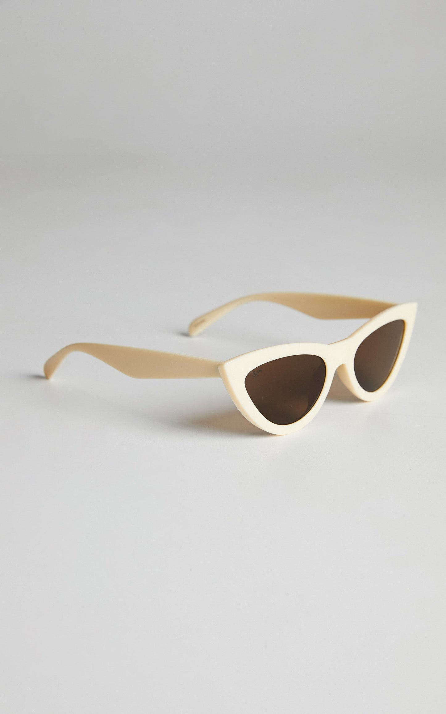 REALITY EYEWEAR - KISS KISS SUNGLASSES in Bone