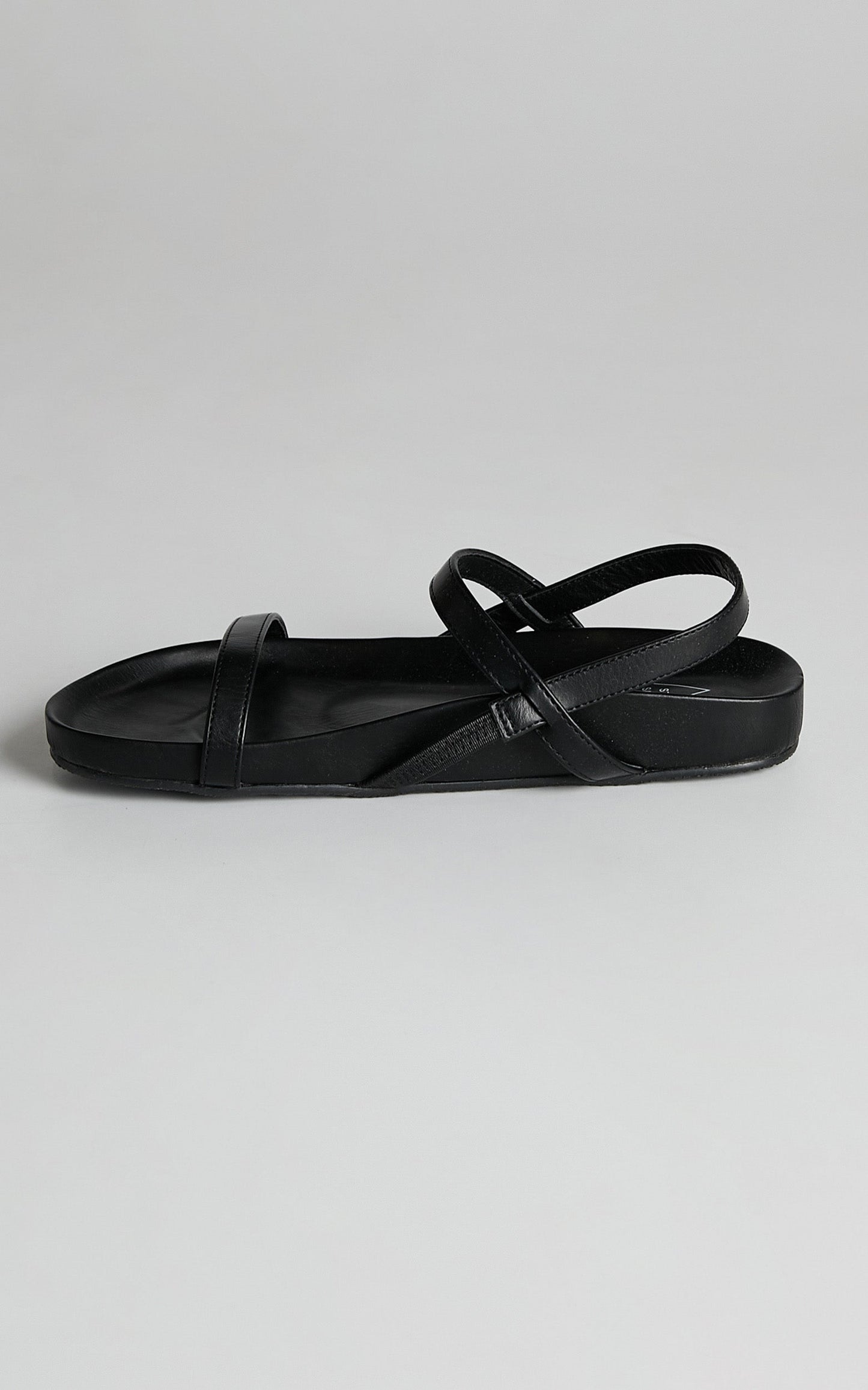 St Sana - Numero Wedge in Black