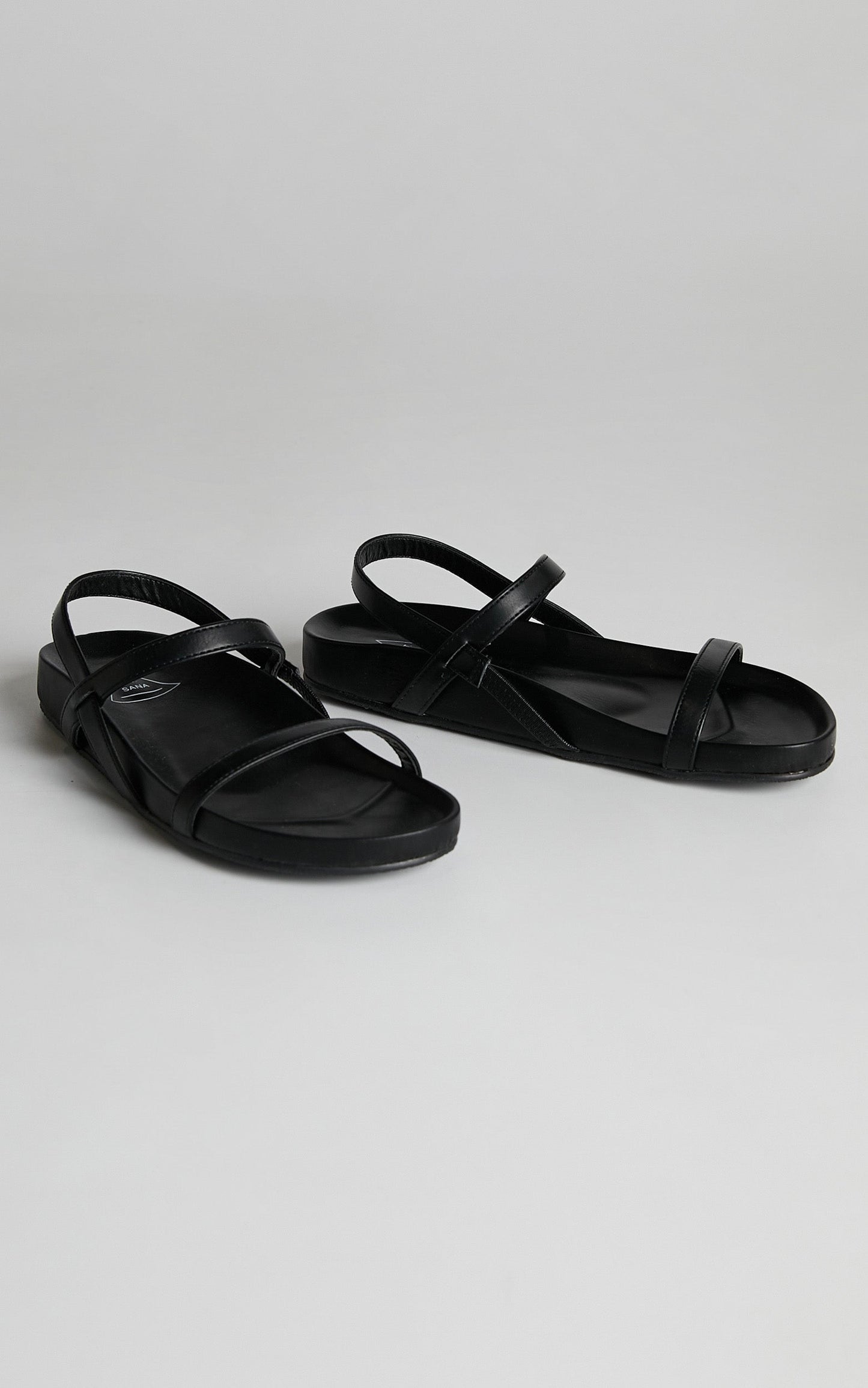St Sana - Numero Wedge in Black