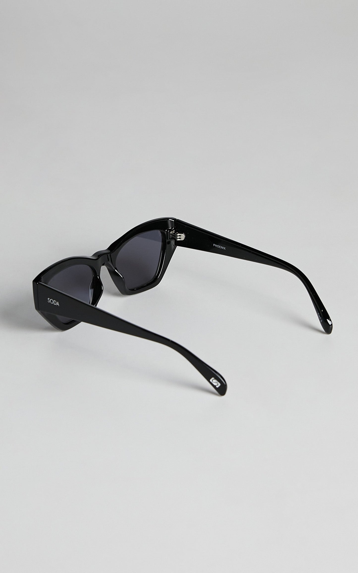 Soda Shades - Phoenix Sunglasses in Black