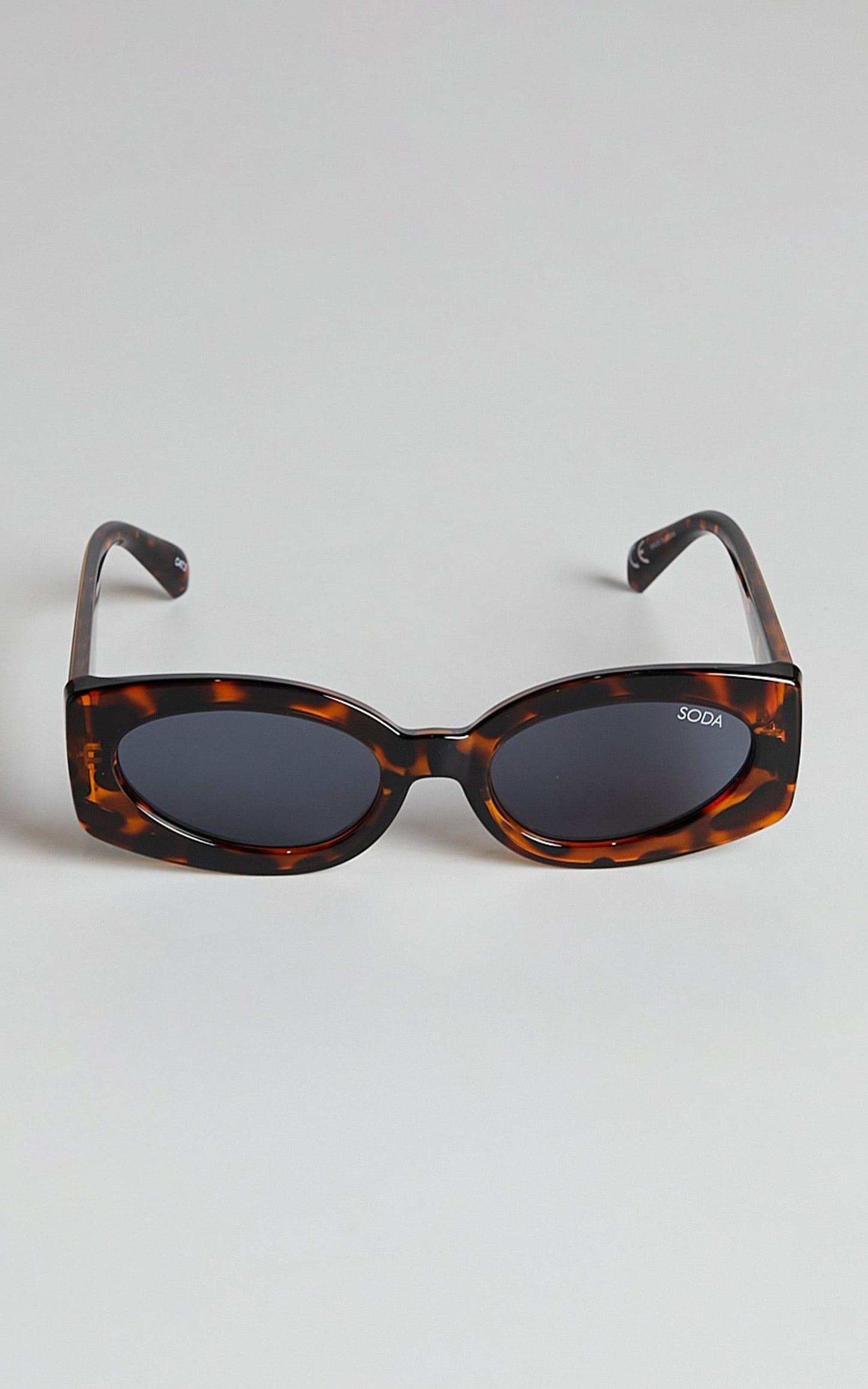 Soda Shades - Steph Sunglasses in Tort/Blue
