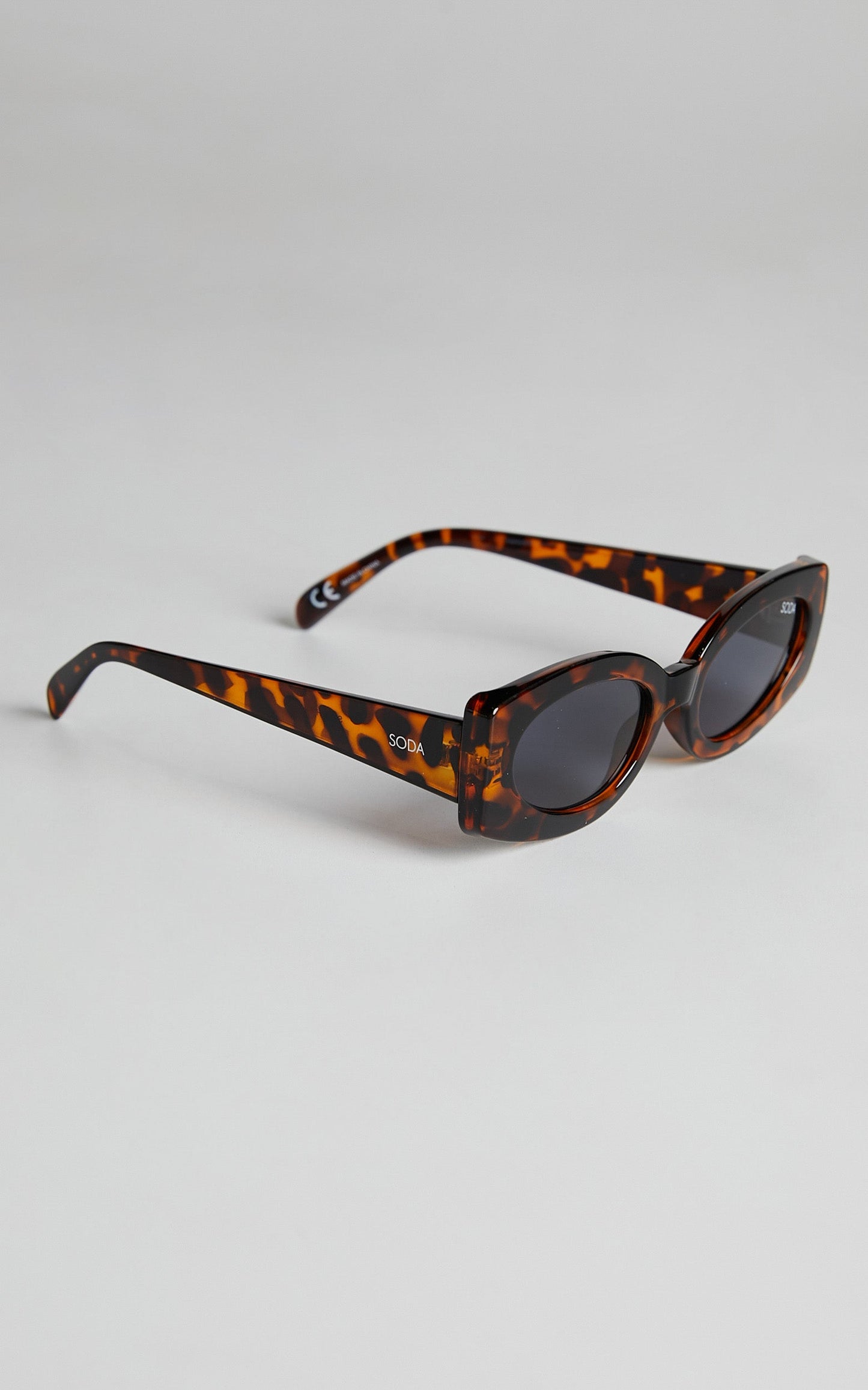 Soda Shades - Steph Sunglasses in Tort/Blue