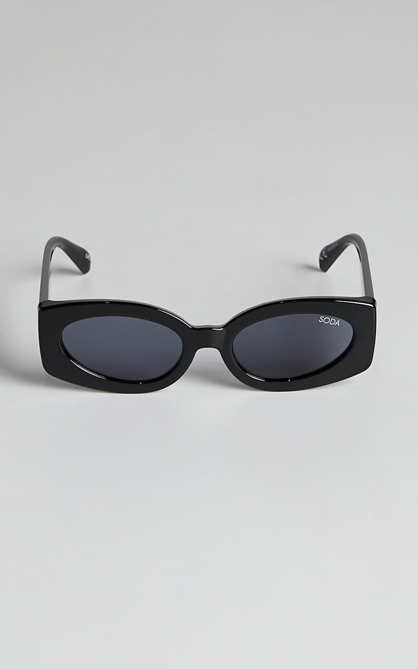 Soda Shades - Steph Sunglasses in Black