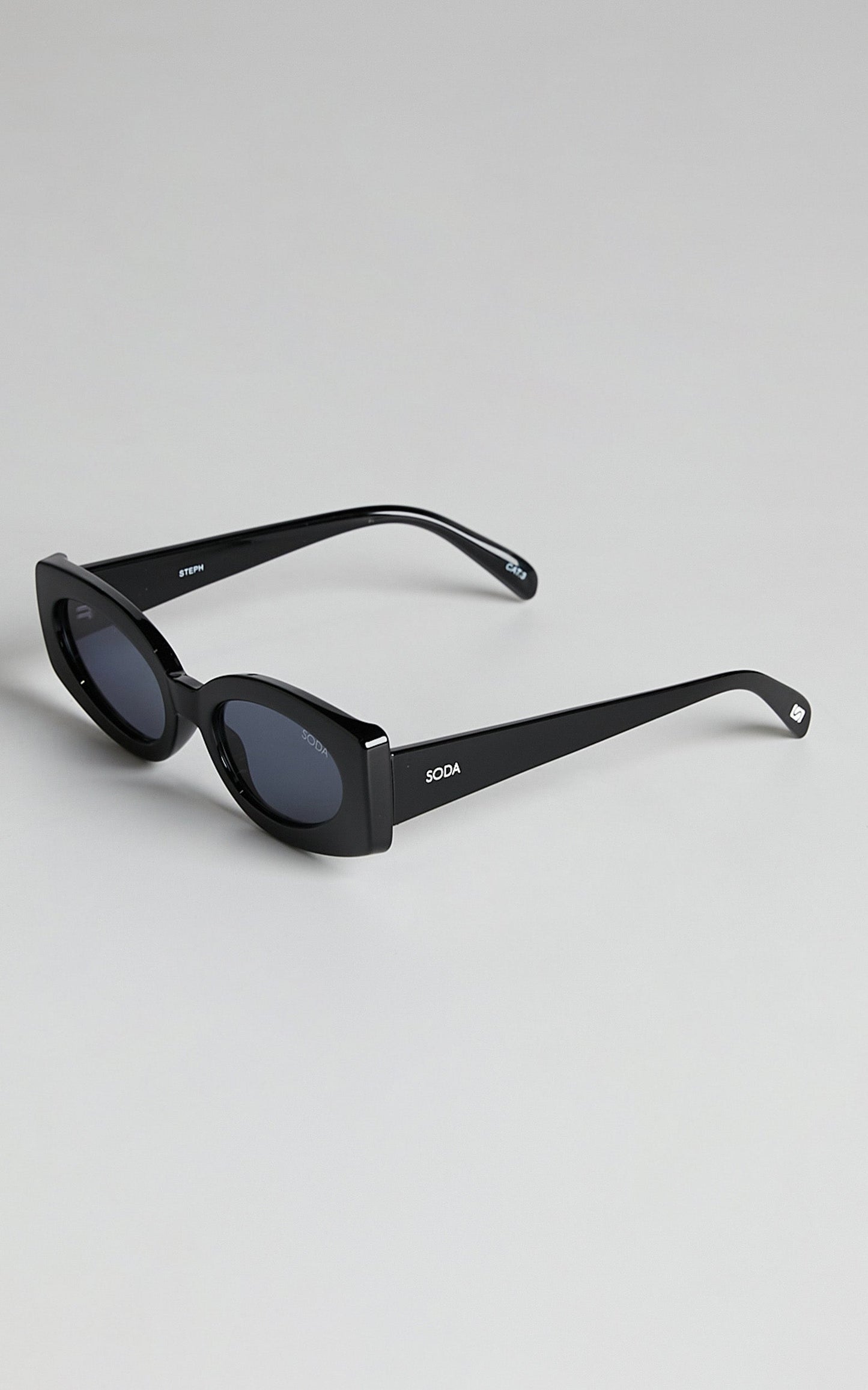 Soda Shades - Steph Sunglasses in Black