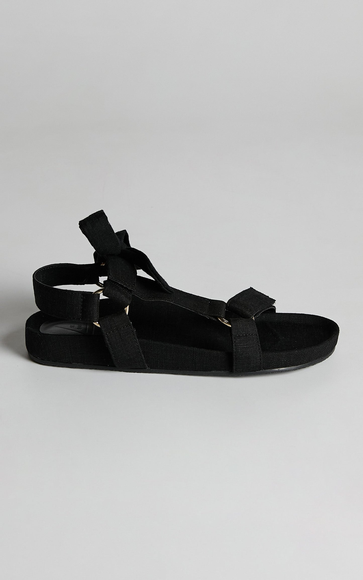 St Sana - Calum Wedge in Black