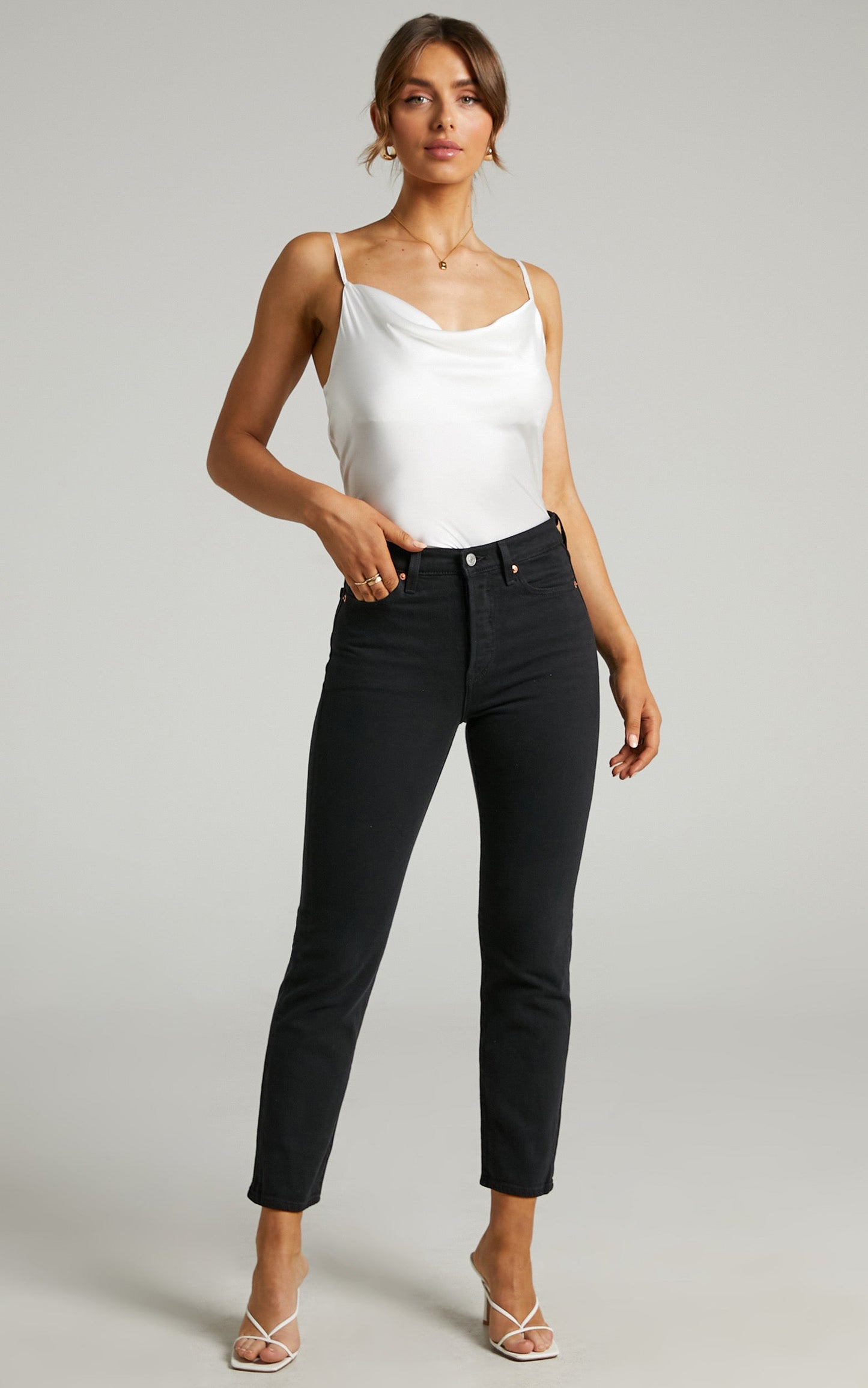 Levi's - Wedgie Straight Jean in Black Sprout