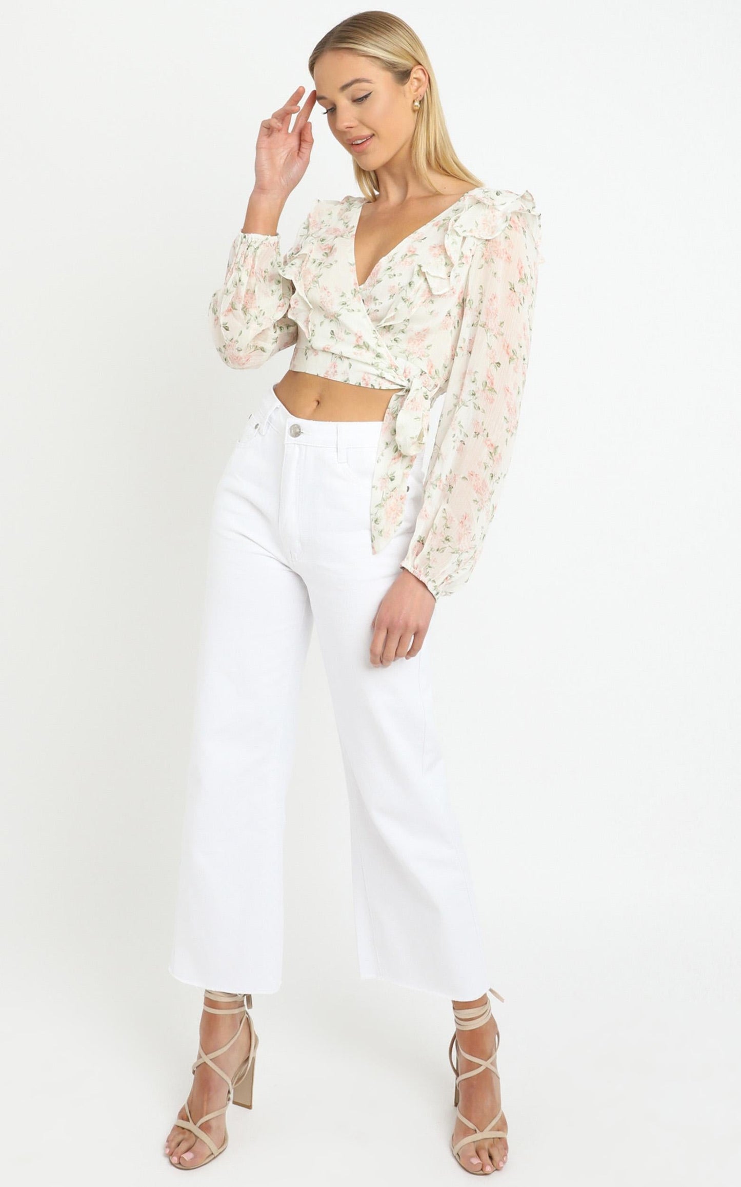 Desde Top in White Floral