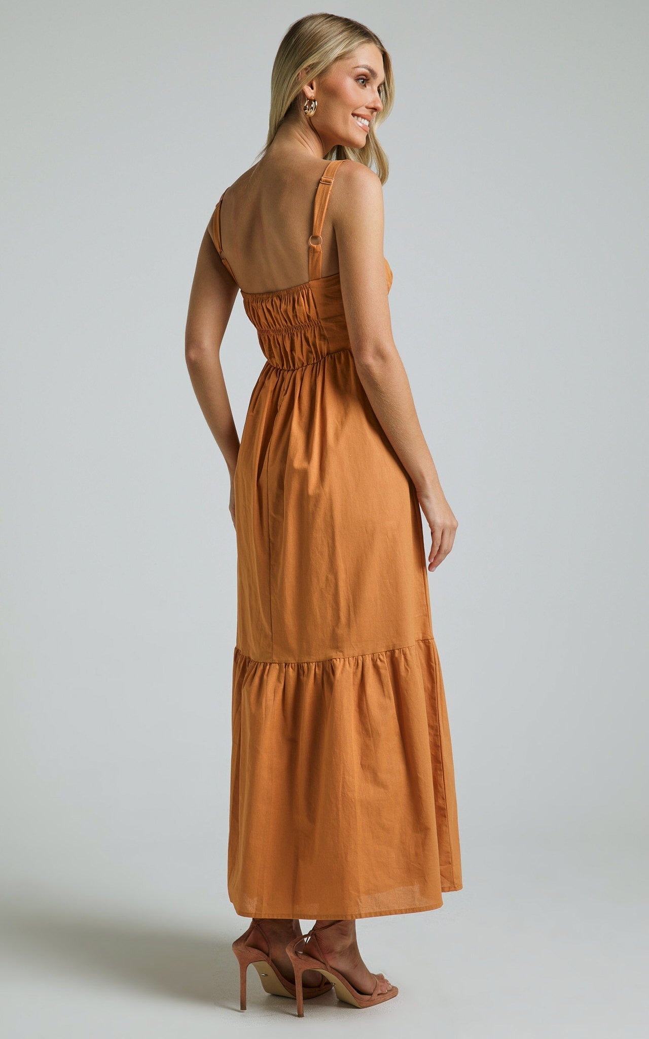 Mauree Maxi Dress - Straight Sleeveless Tiered Dress in Caramel