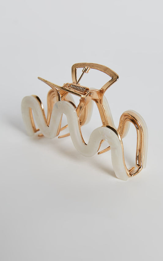 Lyrine Hair Clip in Pearl and Gold