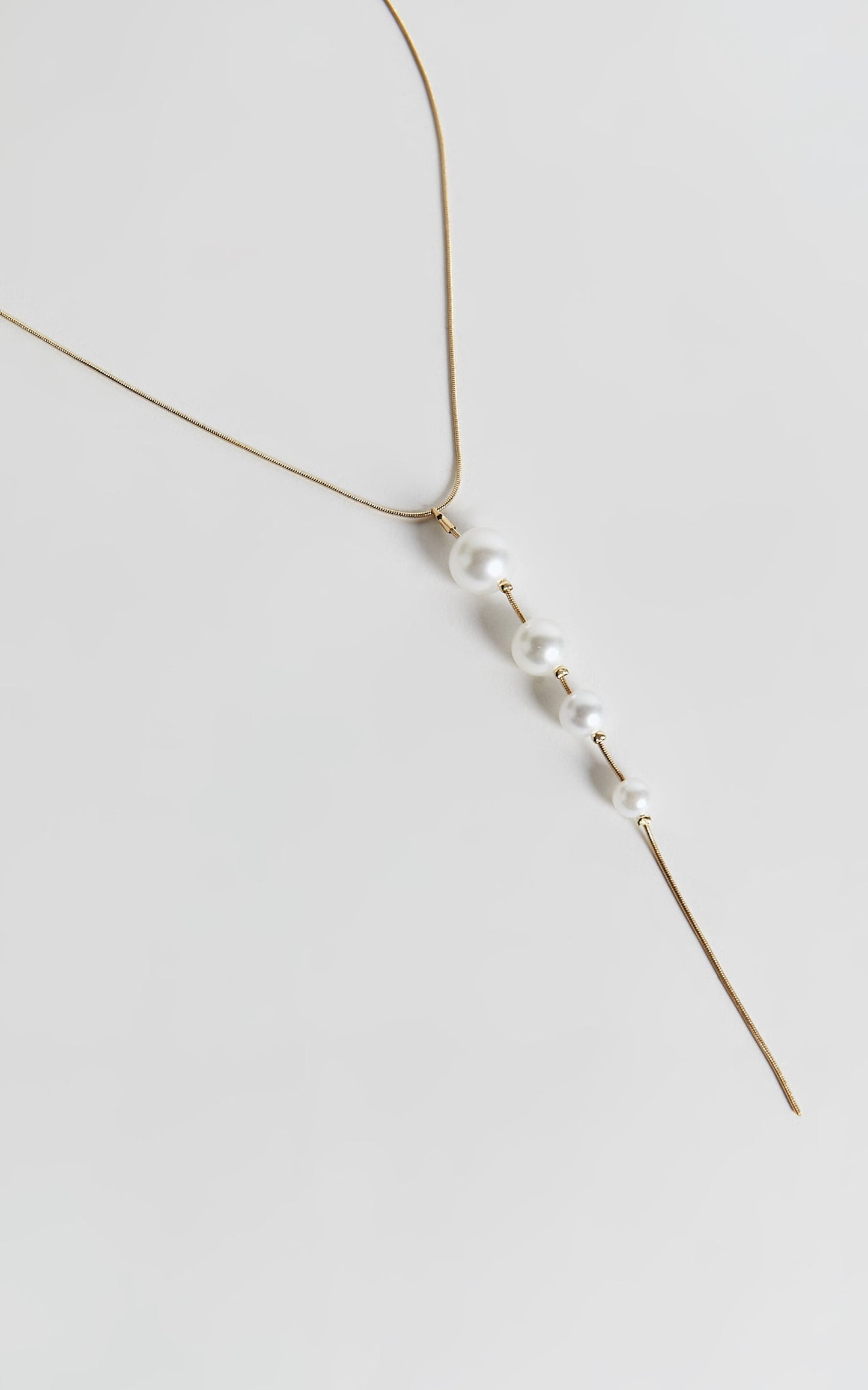 Carila Pearl Pendant Necklace in Gold