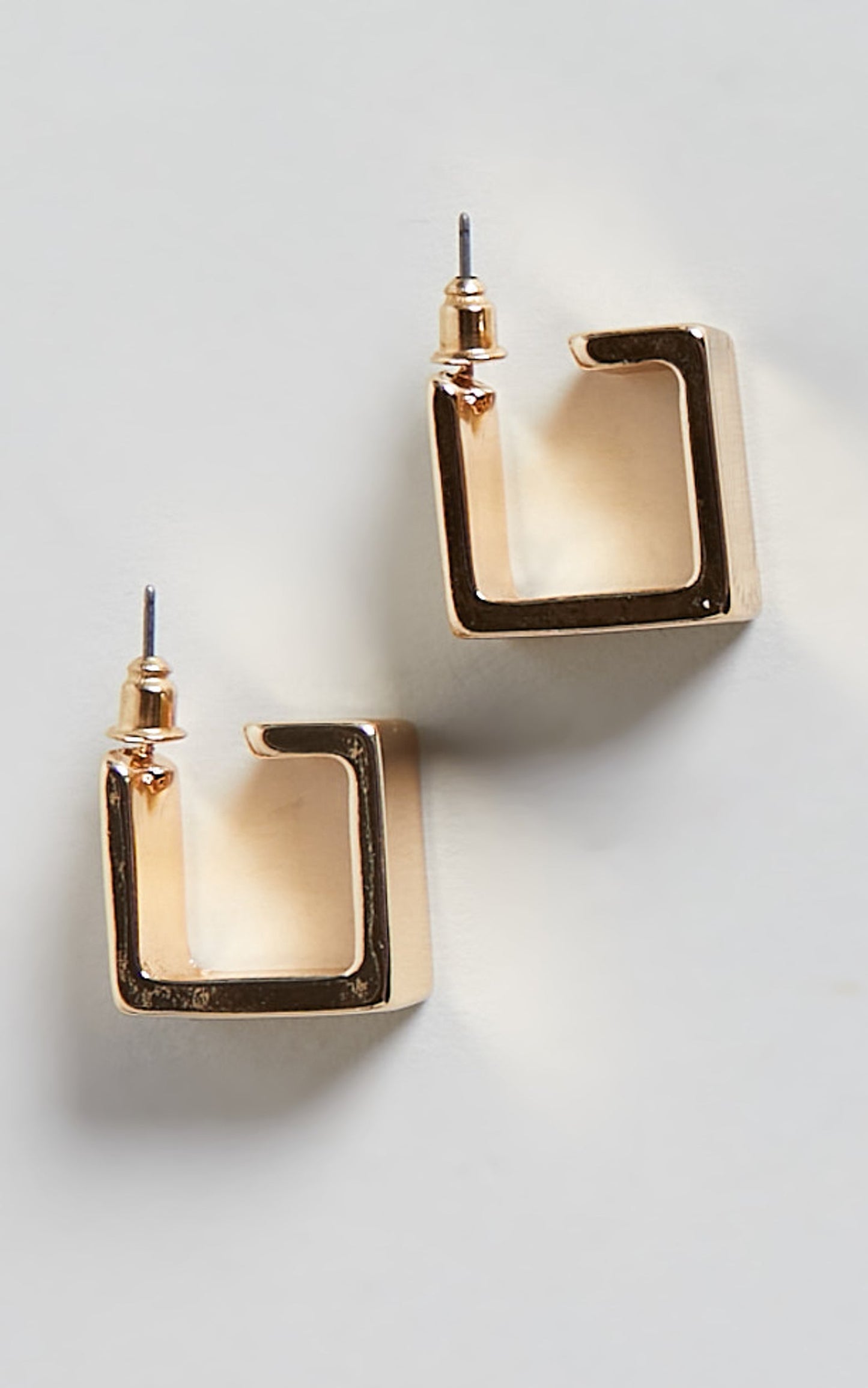 Sheela Hoop Earrings in Gold