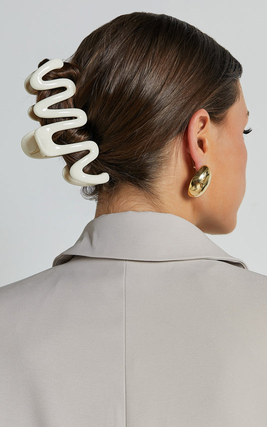 Zyla Hair Clip - Swirl Detail Claw Clip in Cream