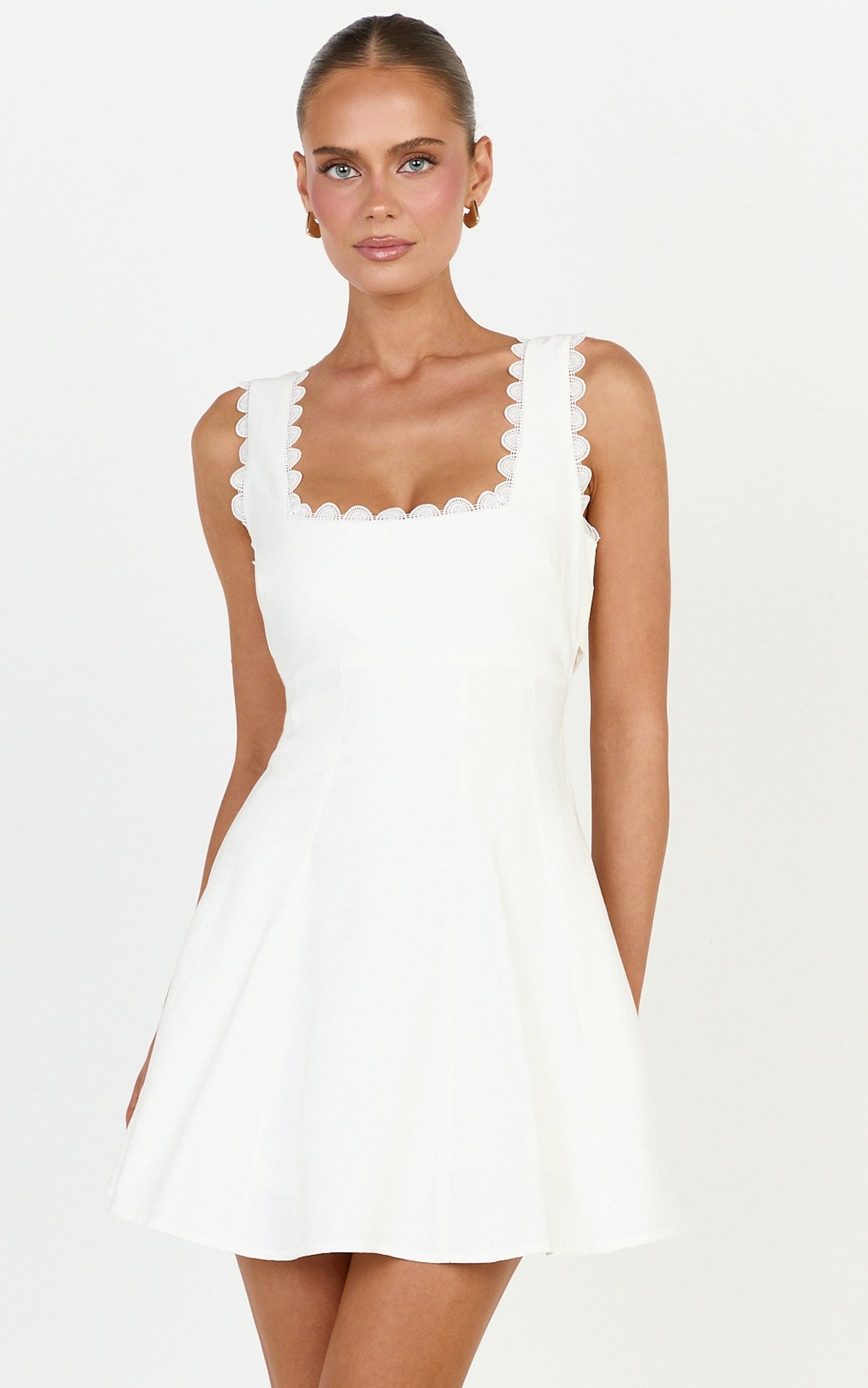 Tracey Mini Dress – Fit-and-Flare-Kleid mit Polka-Dots in Weiß