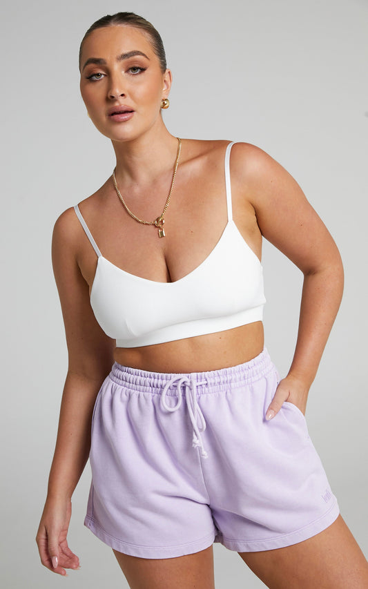 Levi's - Natural Dye Snack Sweatshort in Mid Saturated Purple