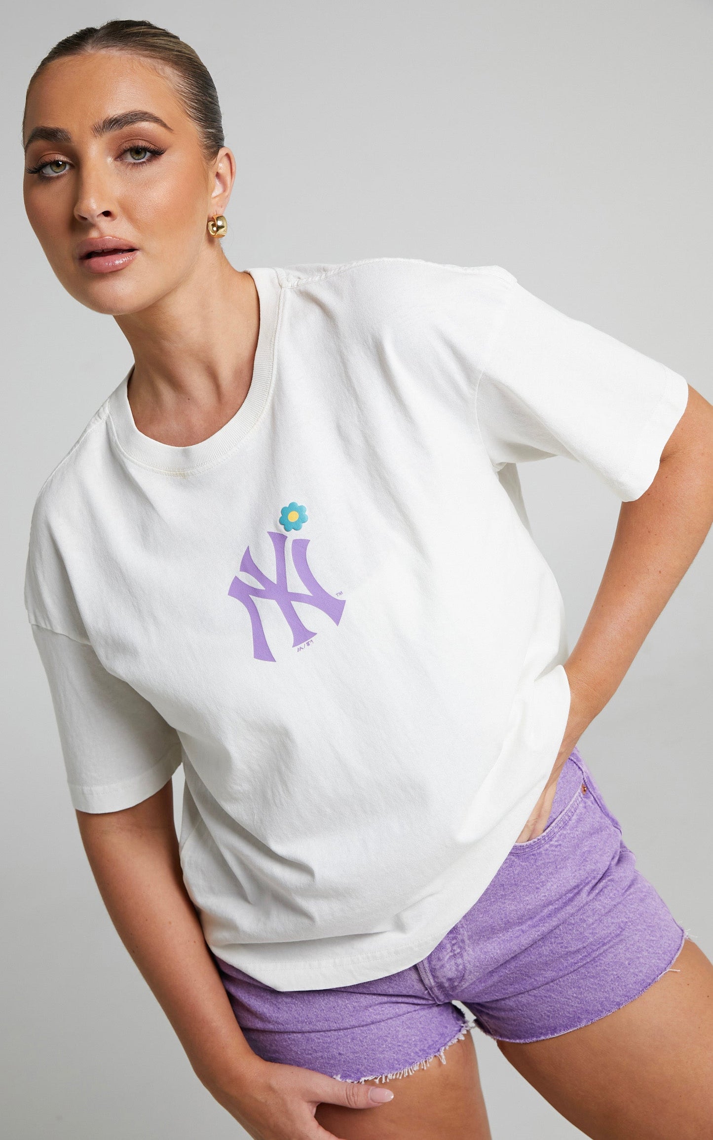 Majestic - Yankees Bespoke Boxy Tee in Vintage White