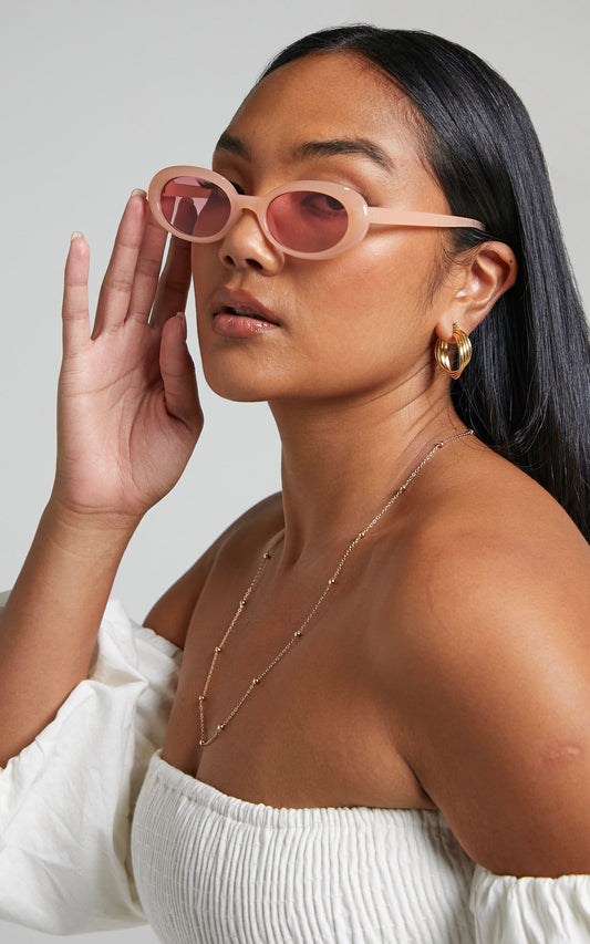 Czarina Retro Sunglasses in Pink