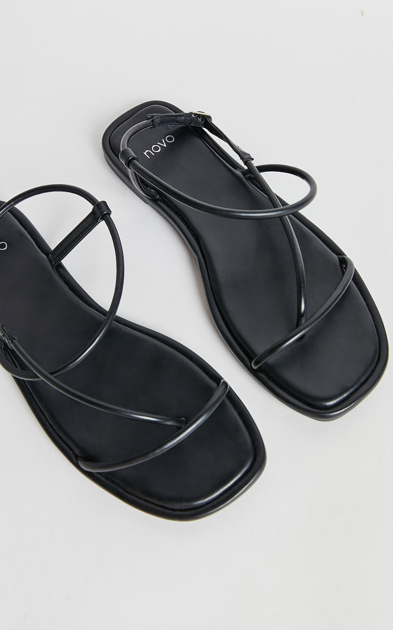 Novo - Reposado Sandal in Black