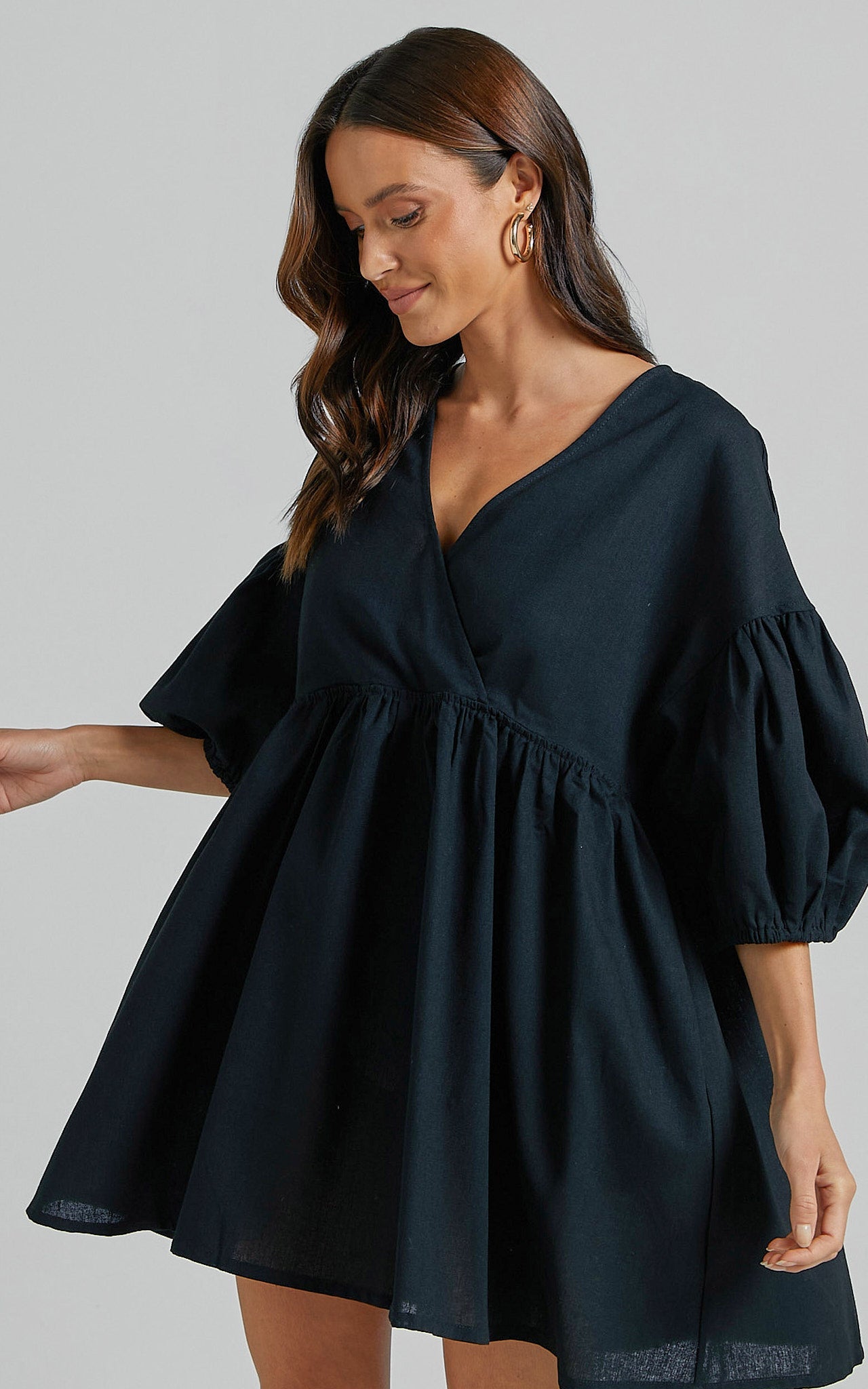 Akane Mini Dress - Linen Look V Neck 3/4 Sleeve Smock Dress in Black