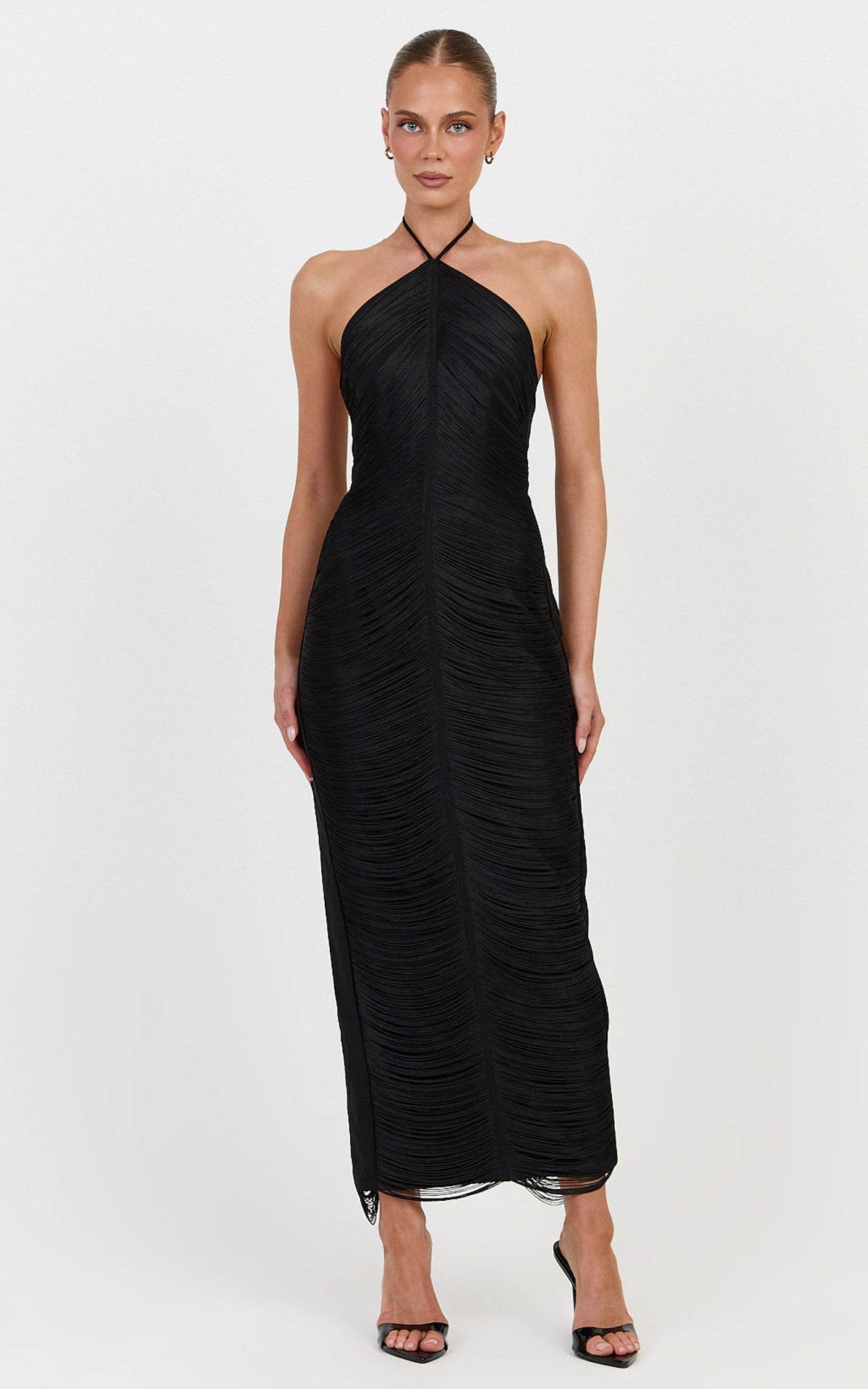 Tori Maxikleid – Trägerloses Neckholder-Kleid mit Fransen in Schwarz