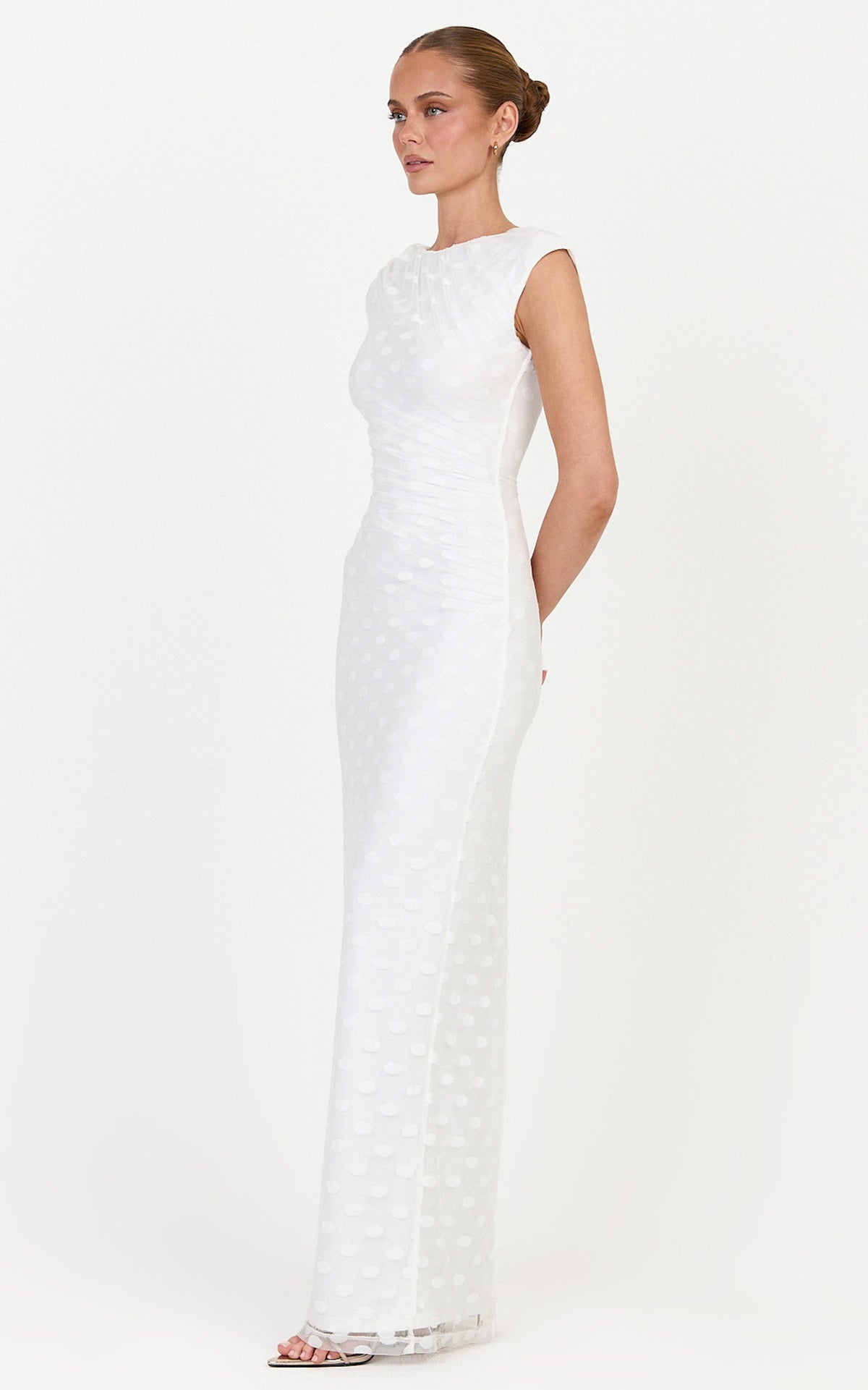 Bessette Maxikleid – Gepunktetes Mesh-Maxikleid in Elfenbein