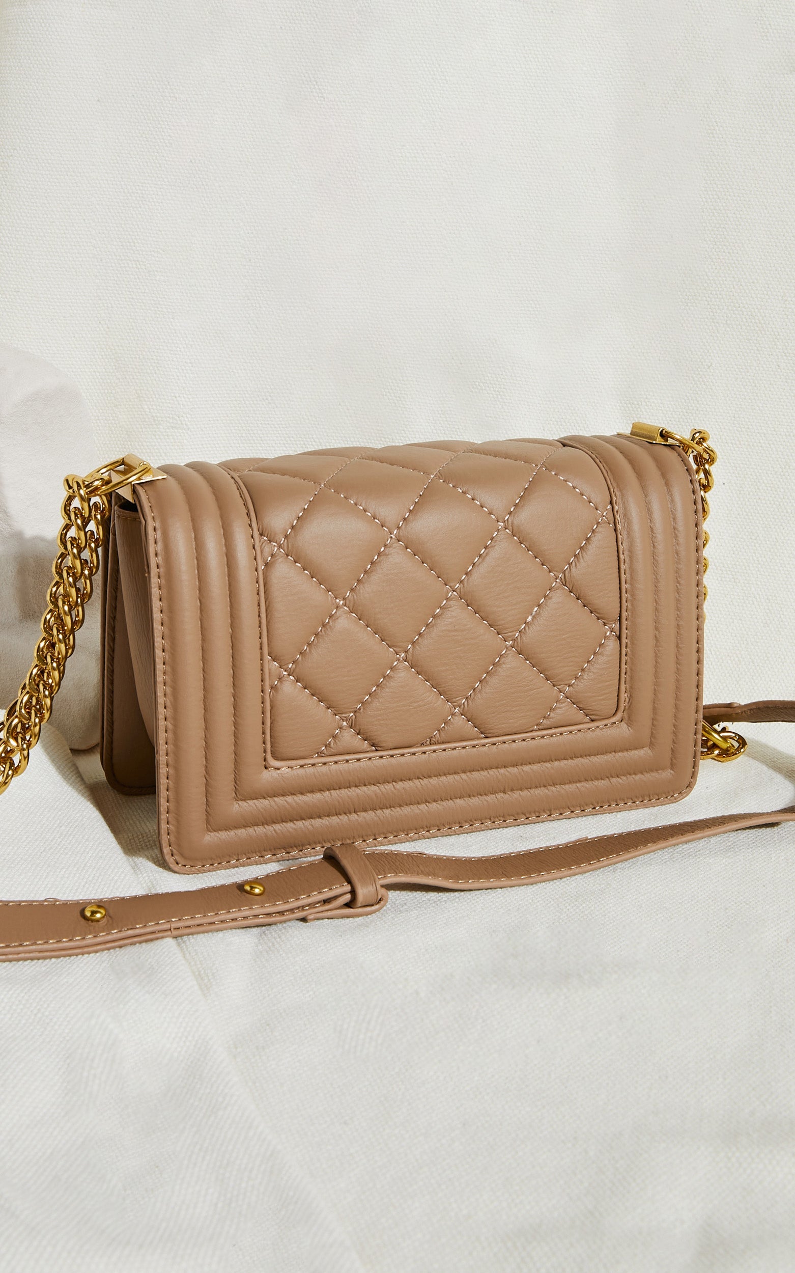 Hamptons Quilted Cross Body Bag in Taupe