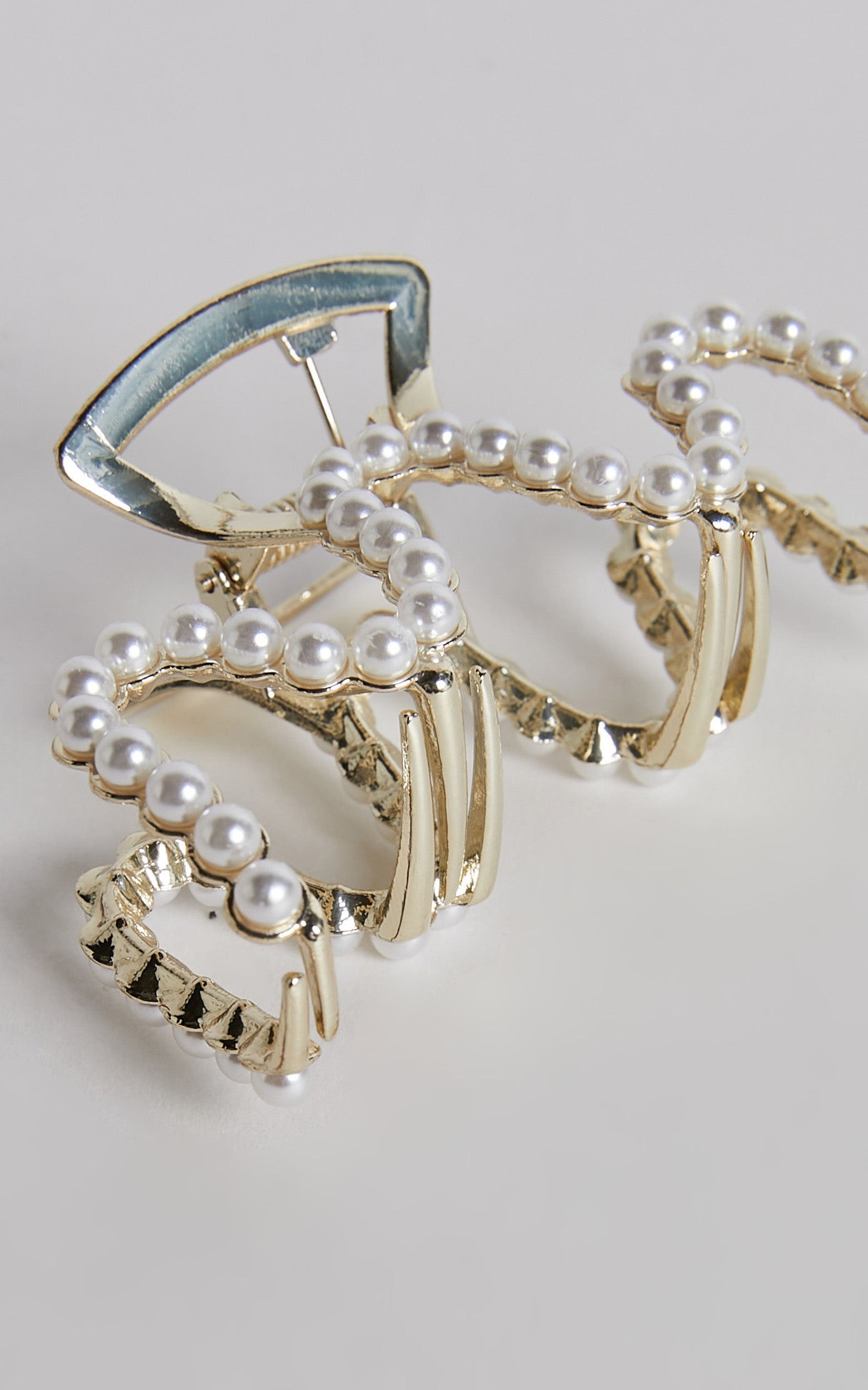 Madilynn Pearl Hair Clip in White