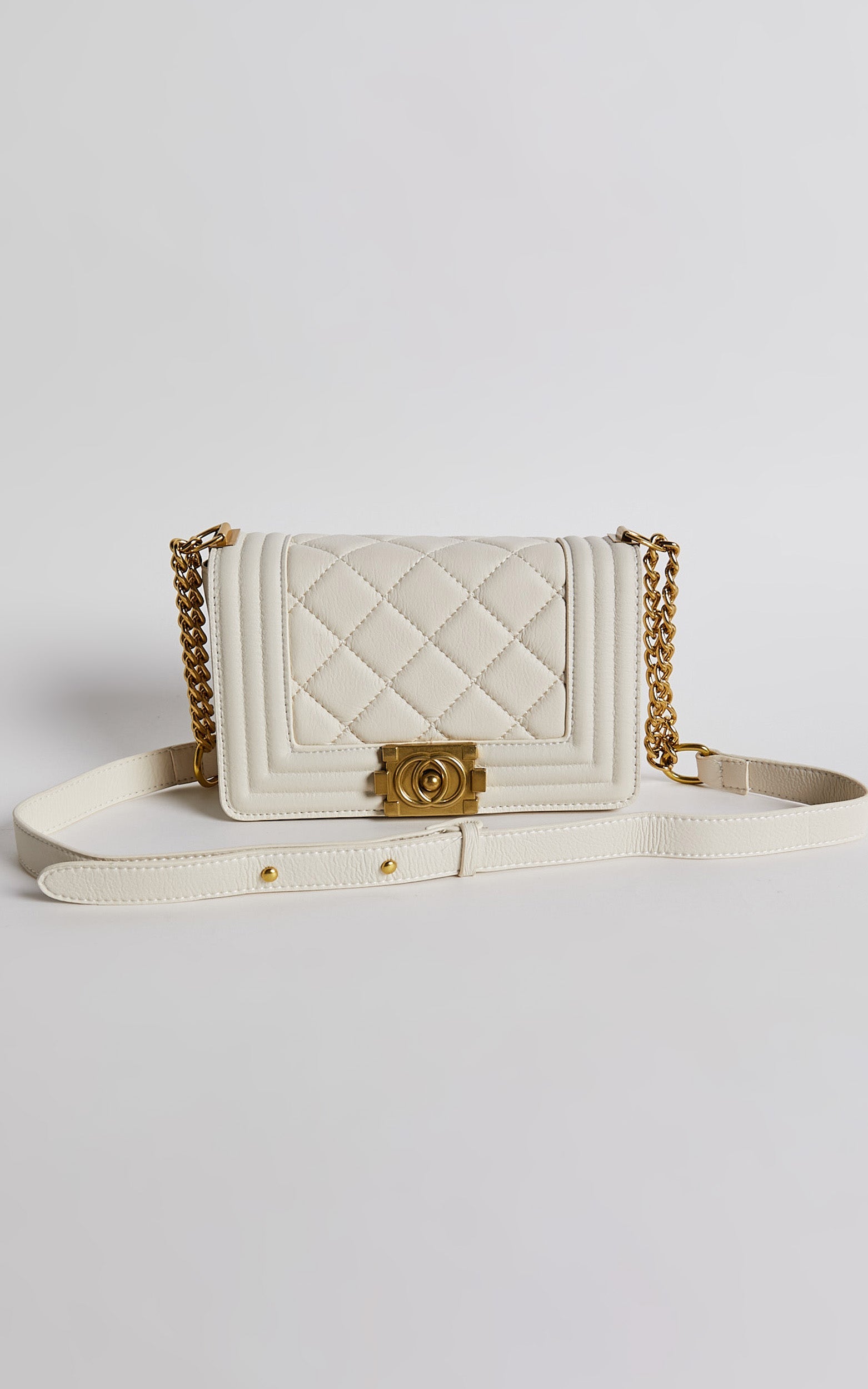 Hamptons Quilted Cross Body Bag in Cream