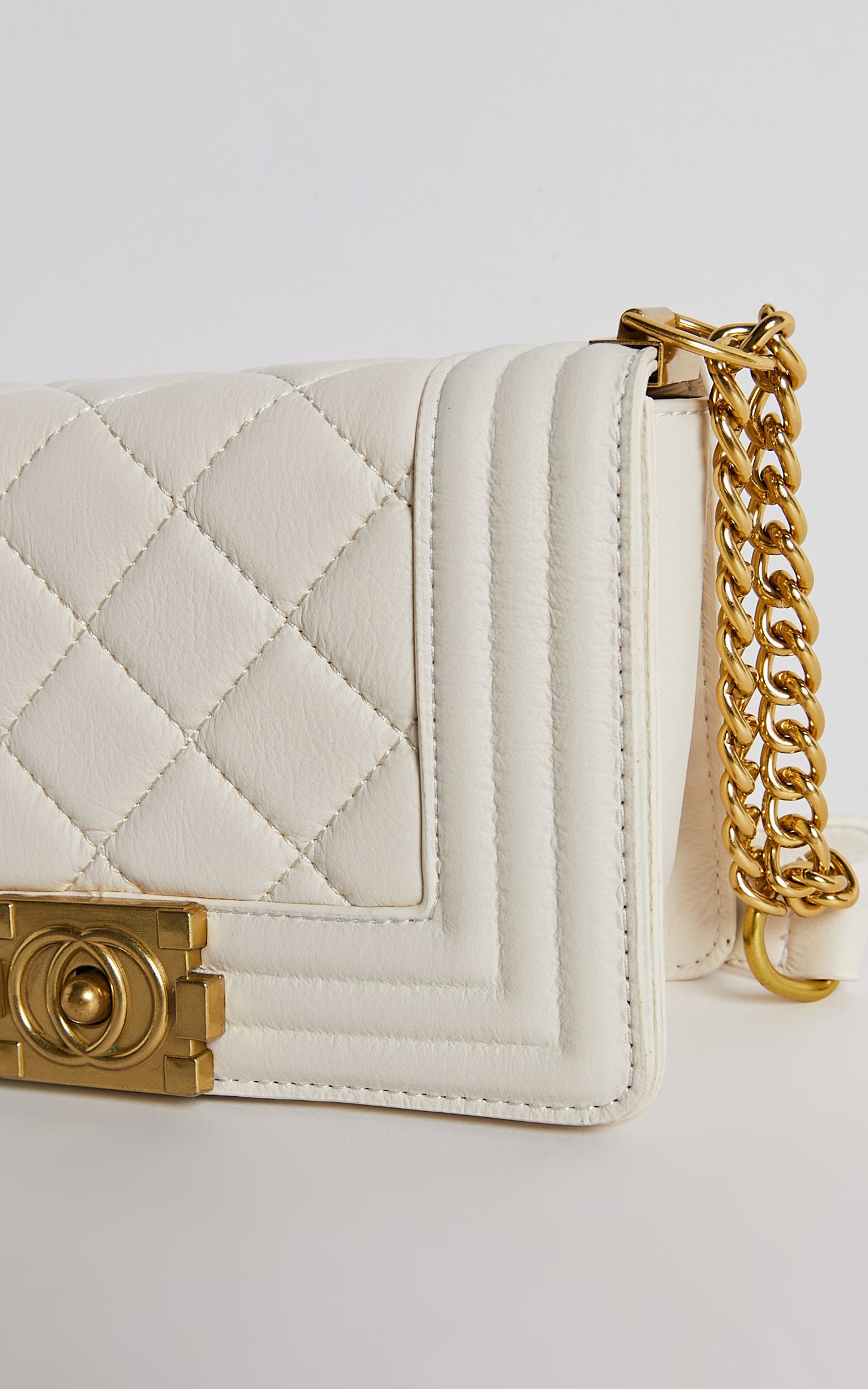 Hamptons Quilted Cross Body Bag in Cream