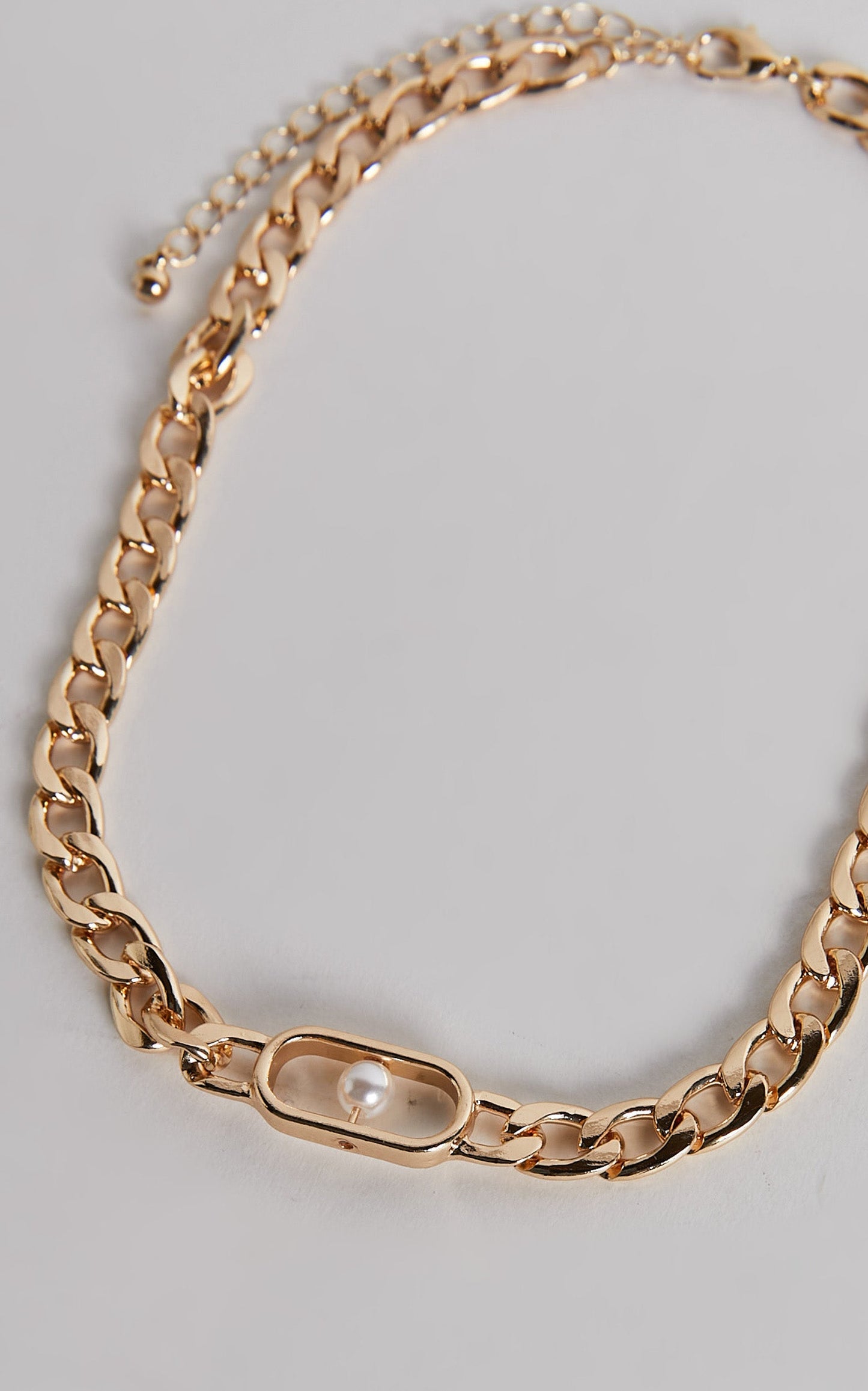 Lanna Pearl Choker Necklace in Gold Pearl