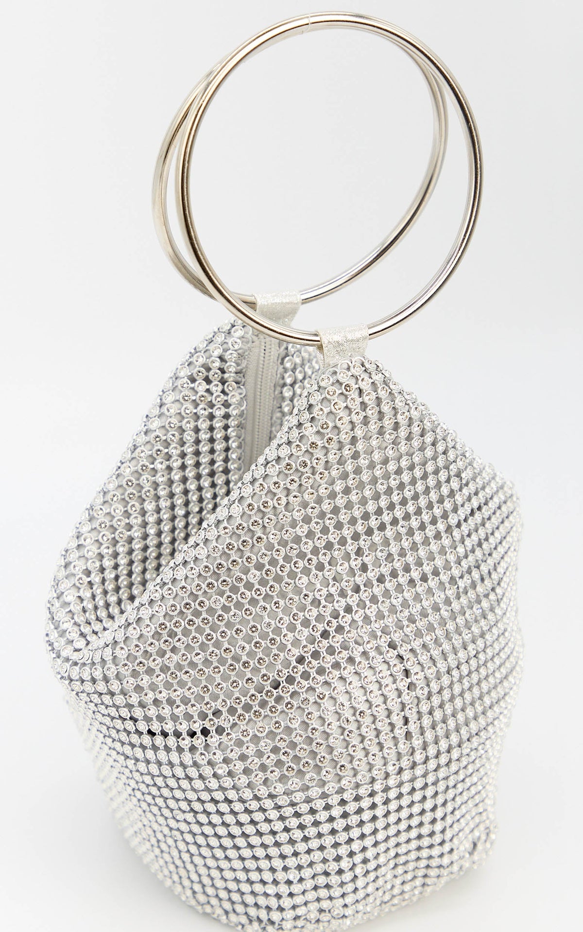 Adelyn Tasche – Paillettentasche mit Ringgriff in Silber