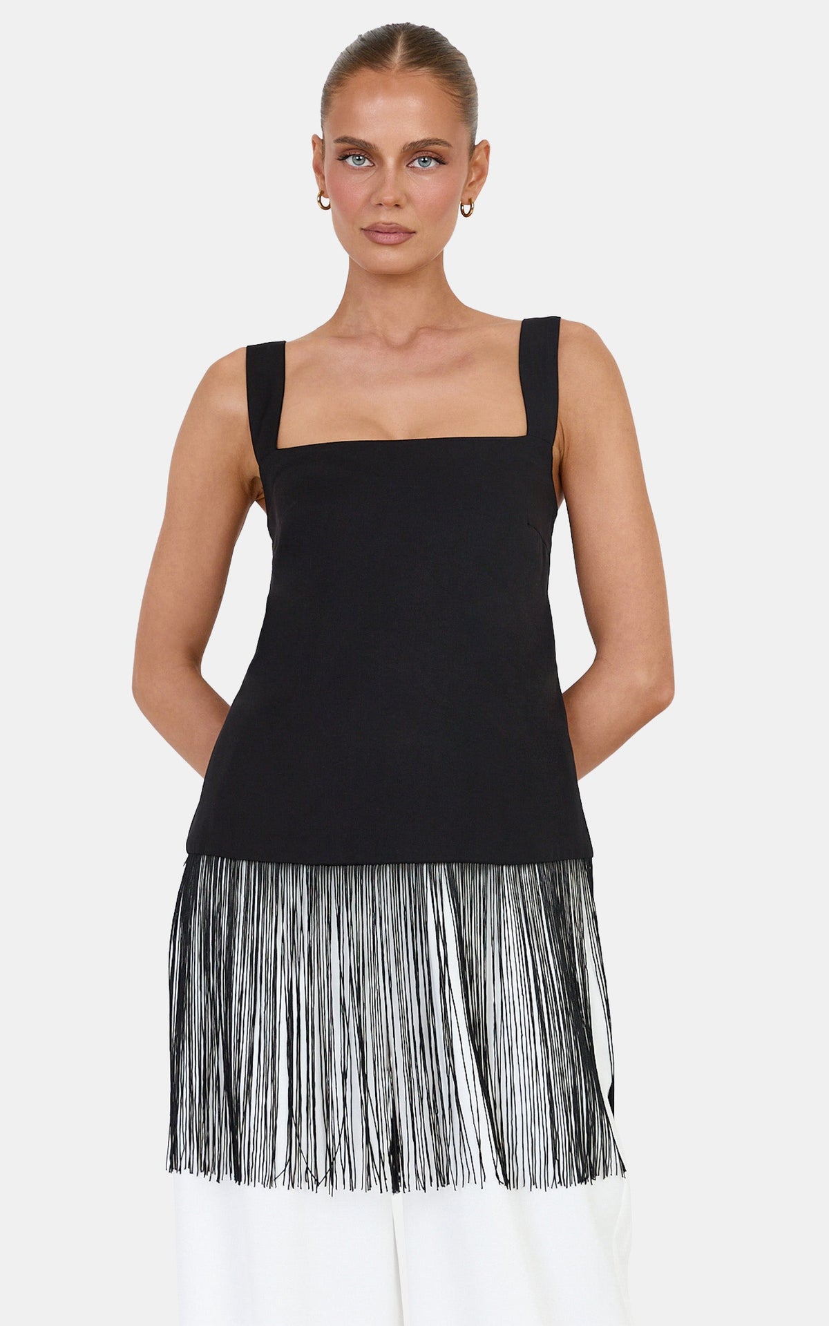 Yara Top – Fransen-Saum-Top in Schwarz