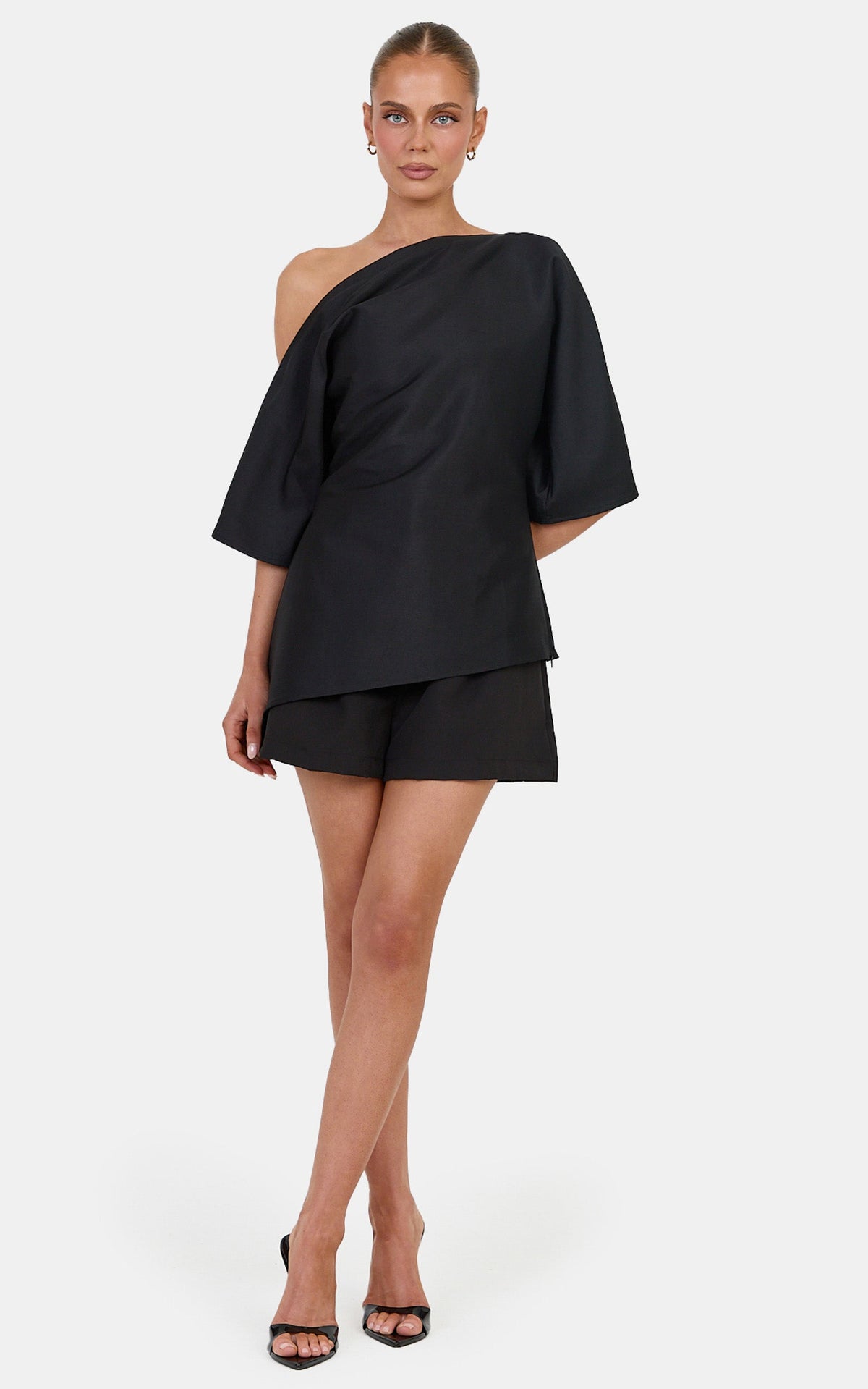 Aubrey Top – schulterfreies Oberteil mit geraffter Taille in Schwarz