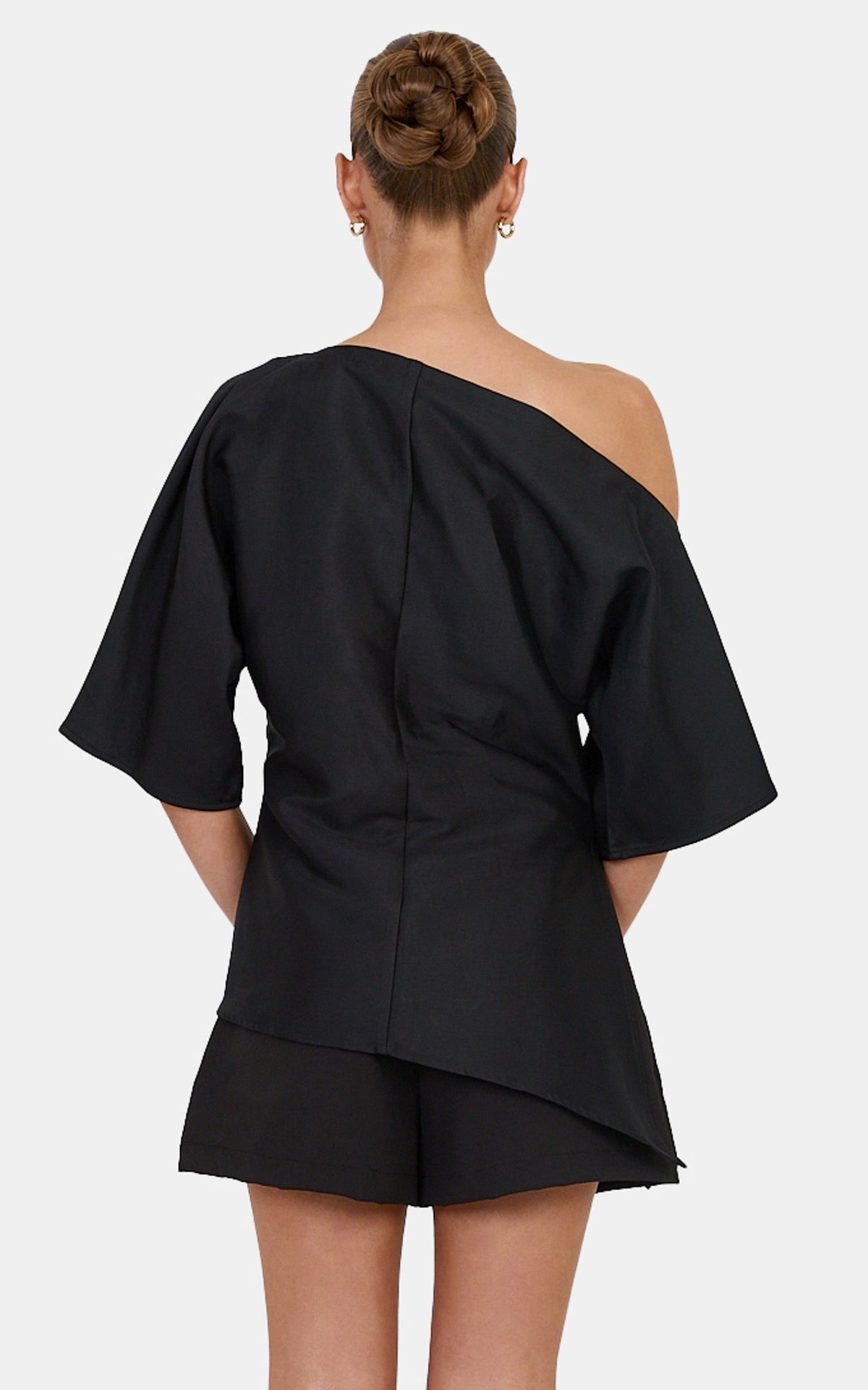 Aubrey Top – schulterfreies Oberteil mit geraffter Taille in Schwarz