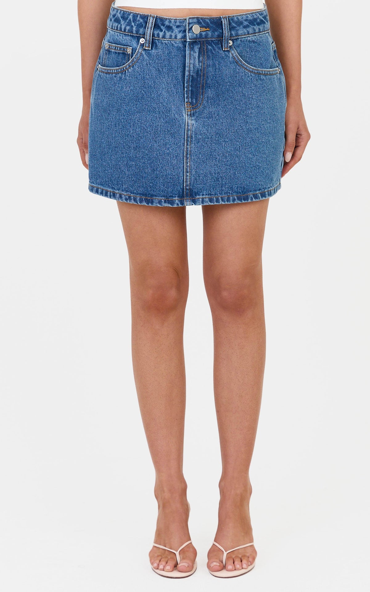 Kaitlyn Minirock – Jeans-Minirock mit niedriger Taille in Dunkelblau