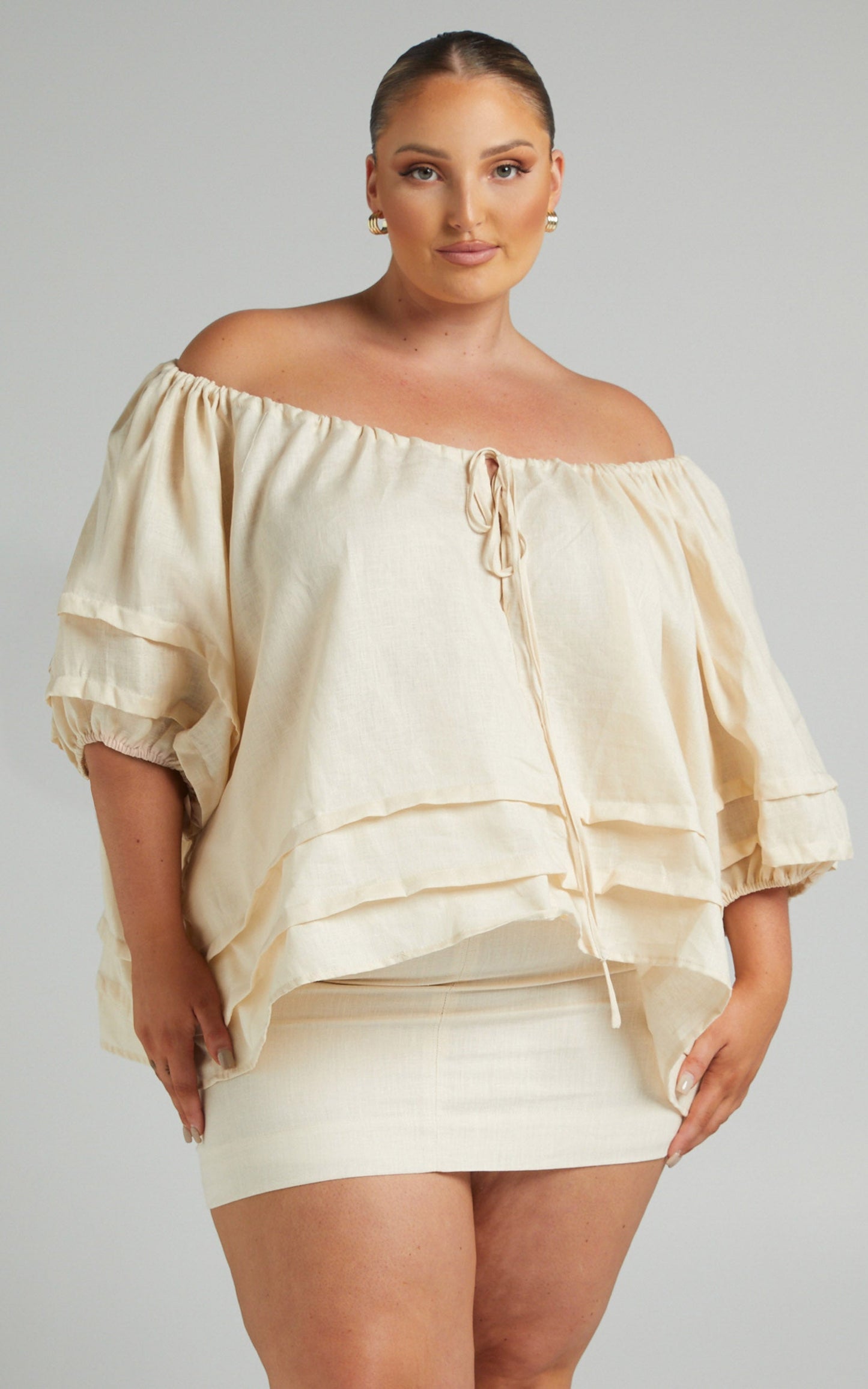 Amalie The Label - Sharlene Linen Balloon Sleeve Longline Linen Top in Cream