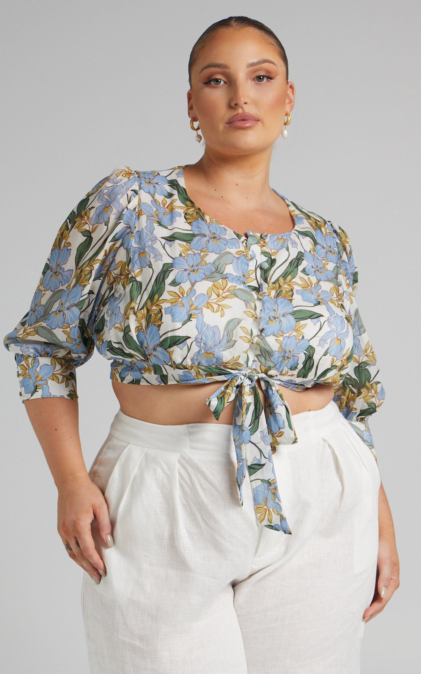 Amalie The Label - Romillia Linen Button Front Puff Sleeve Crop Top in Iris Floral
