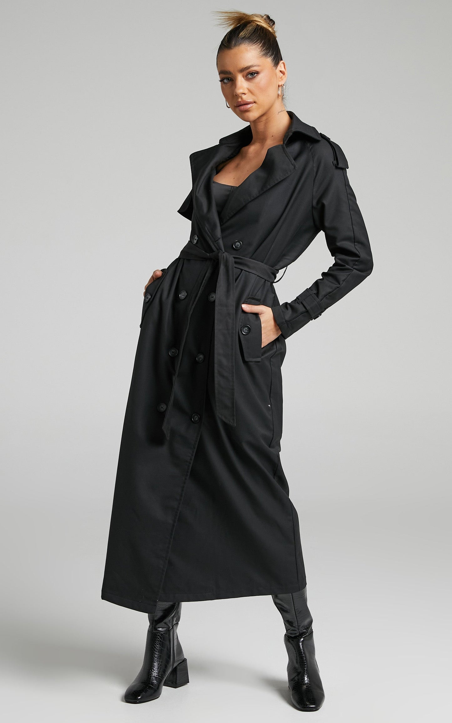 Lioness - Trencherous Coat in Onyx