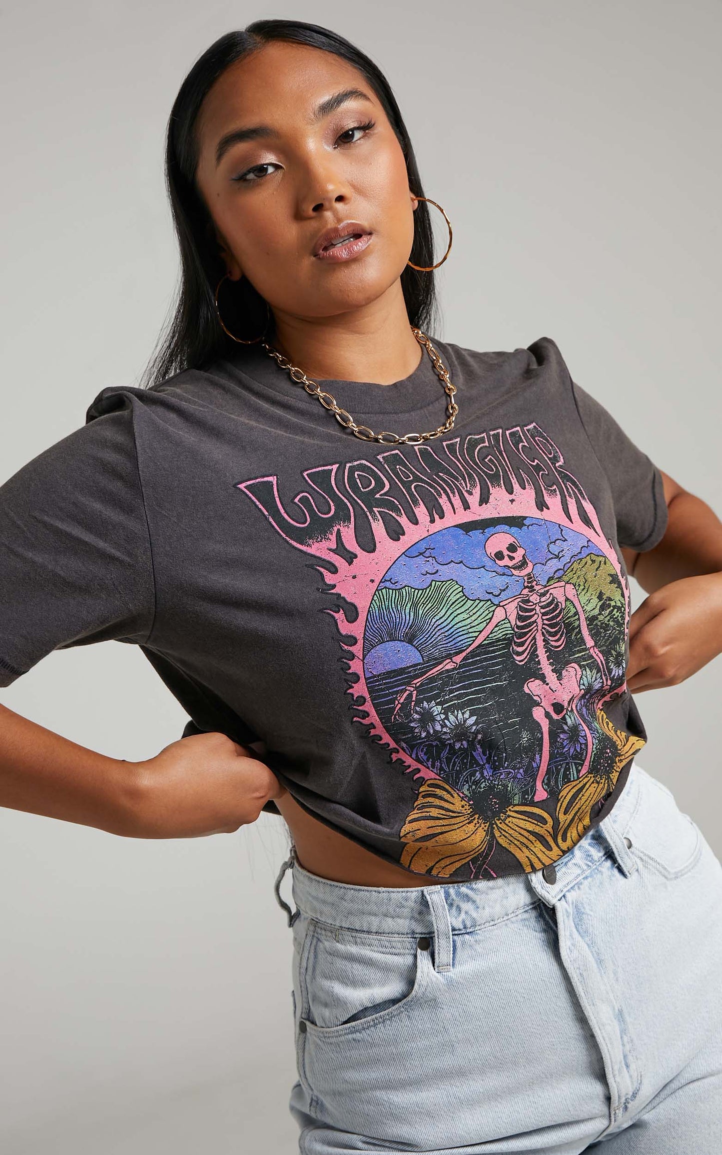 Wrangler - FLORAL BONES CROP TEE in Worn  Black