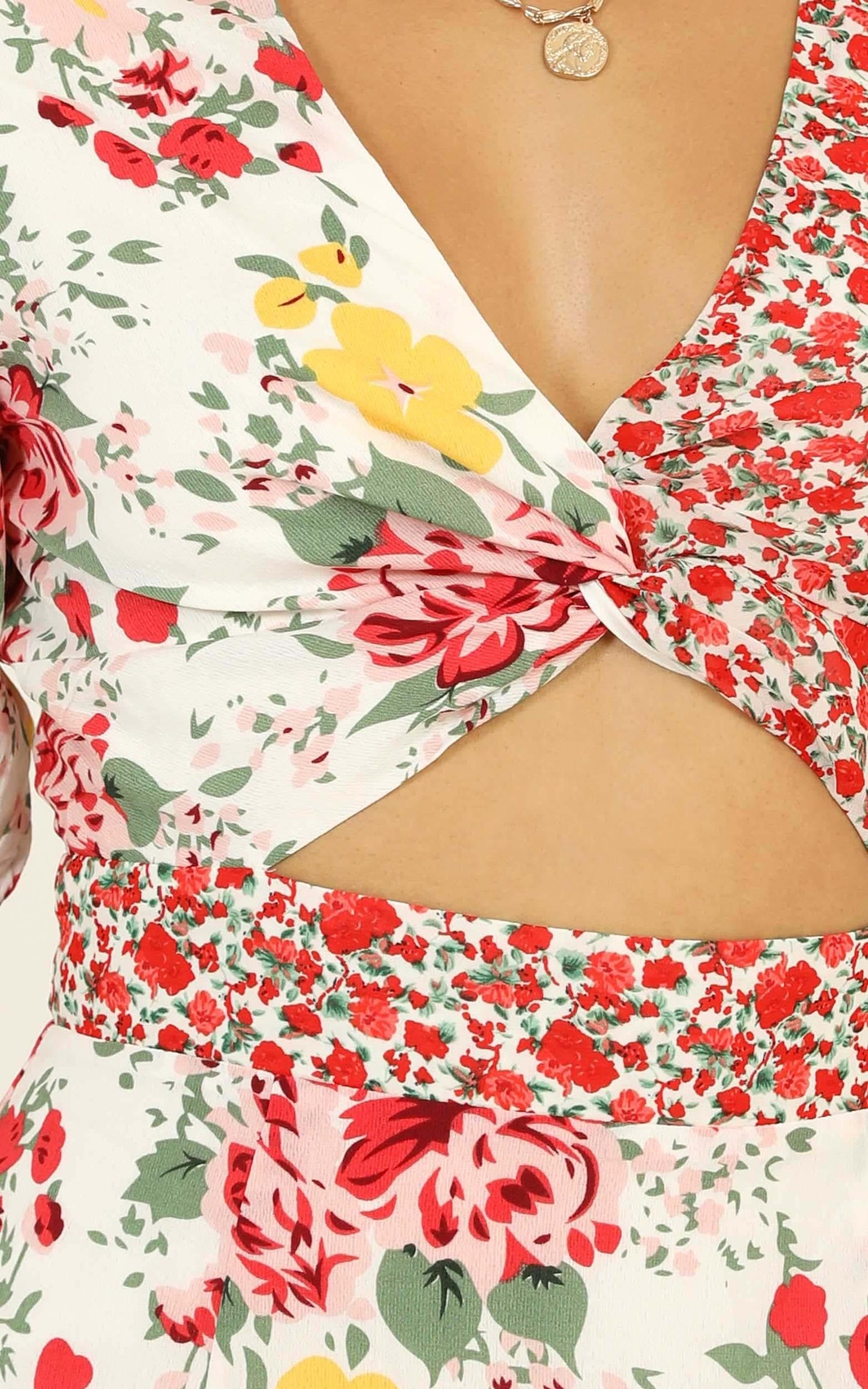 Holiday Mood Dress In White Floral