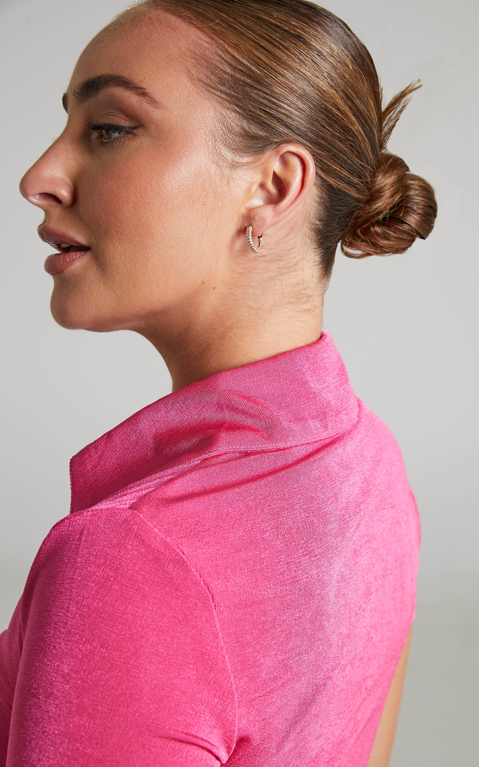 Maethy Hoop Earrings in Gold