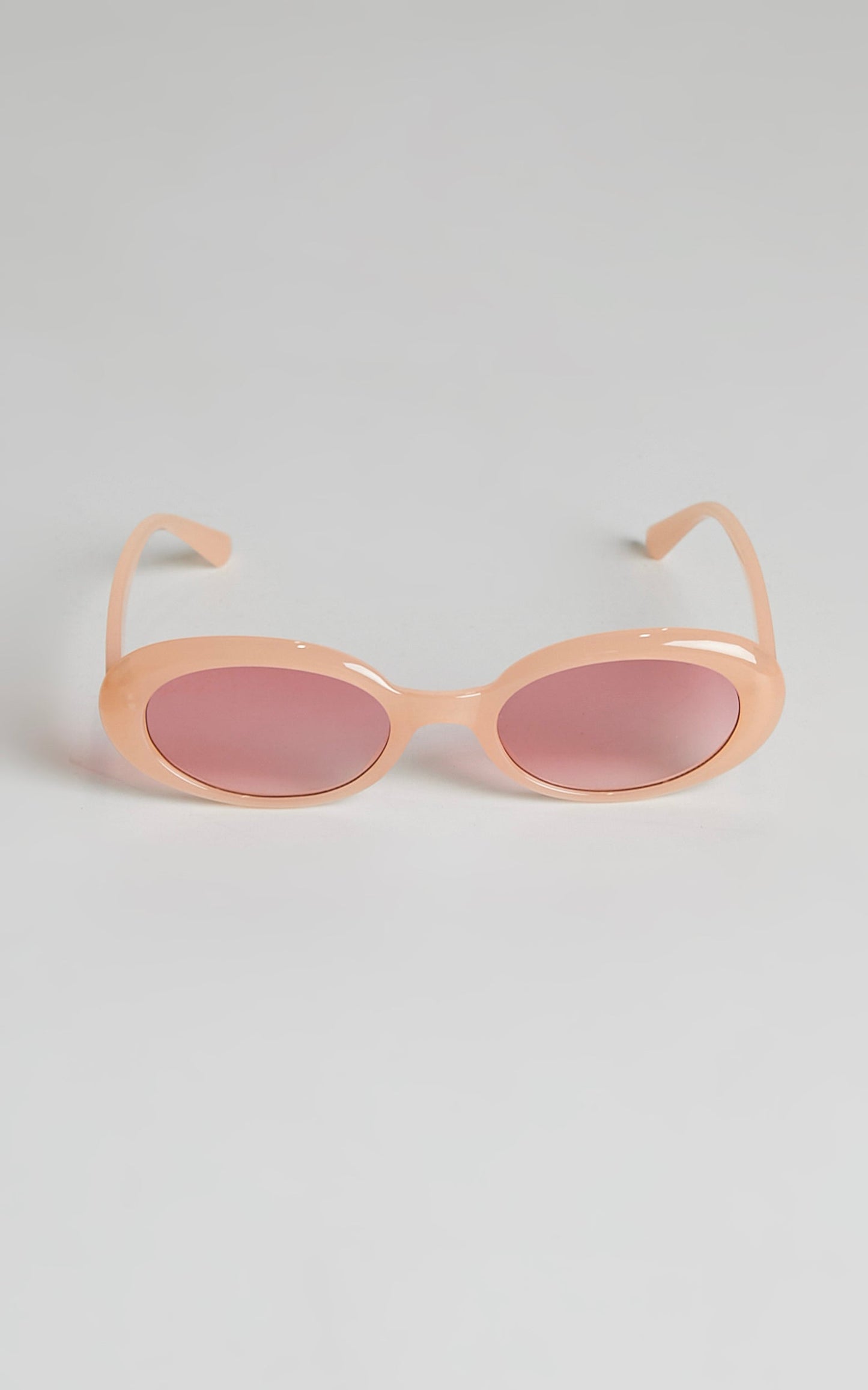Czarina Retro Sunglasses in Pink