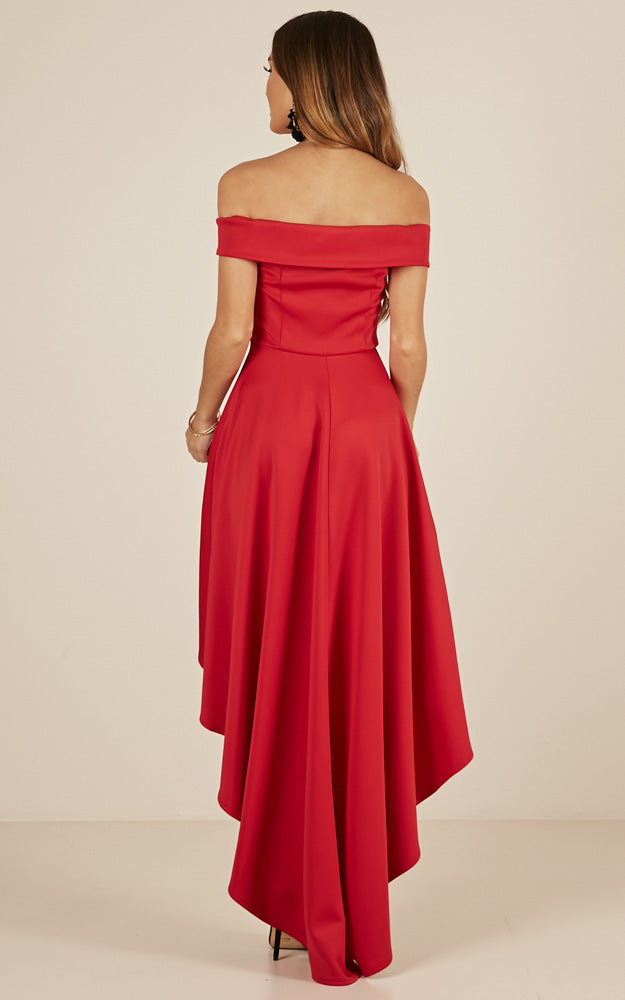 Minute To Midnight Dress In Red