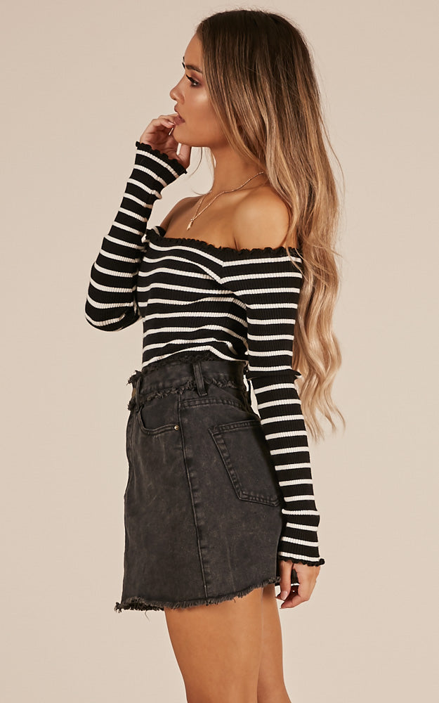 All I See Knit Top In Black And White