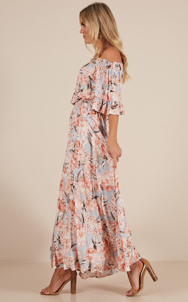 Leah Maxi Dress In Peach Floral