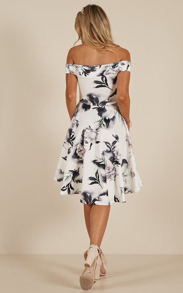 Arlo Dress In White Floral