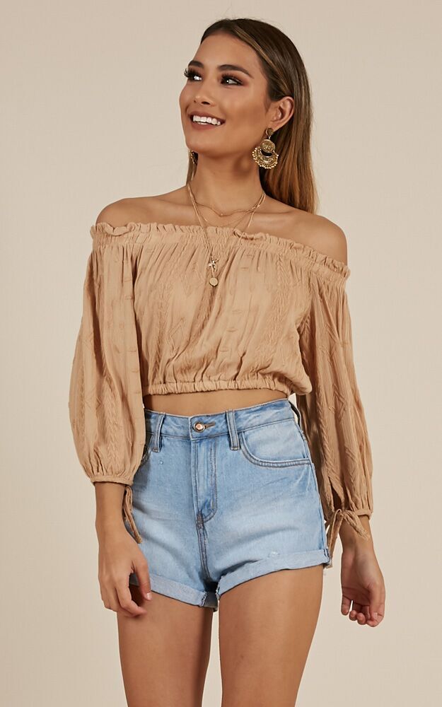 Blindfold Denim Shorts In Light Wash