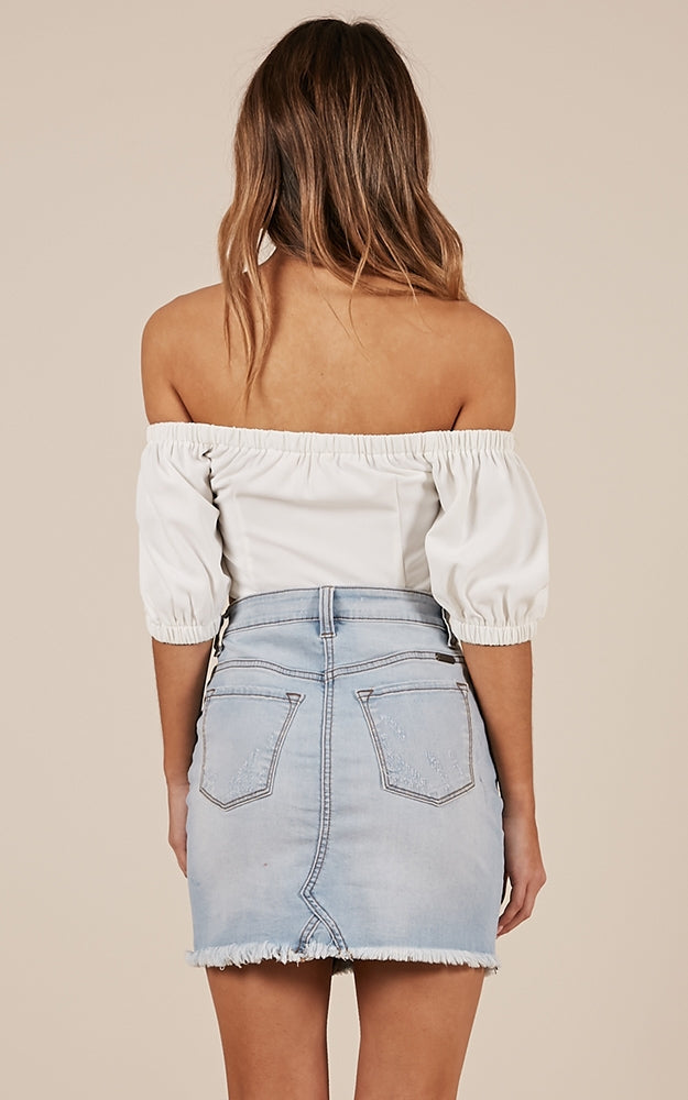 Travelling Solo Denim Skirt In Light Wash