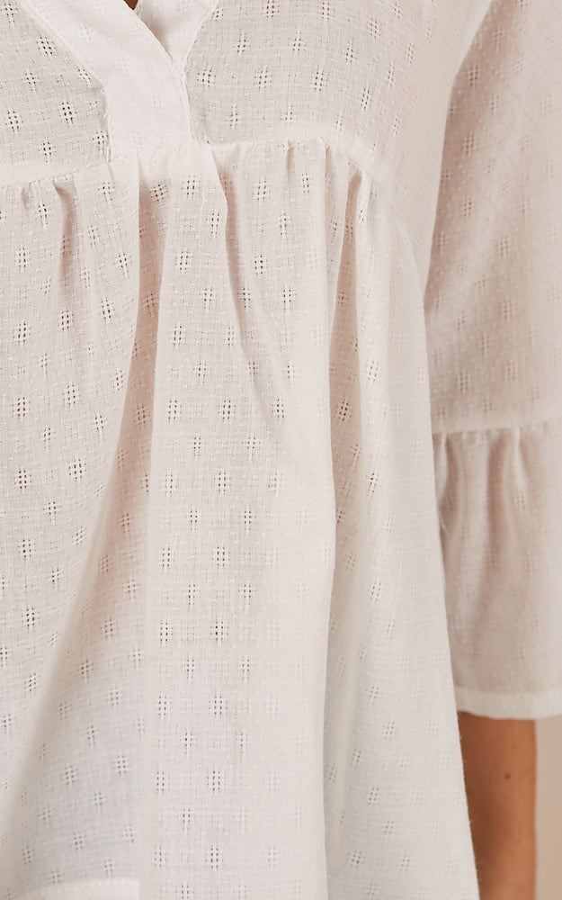 Never Come Back Top In White Linen Look