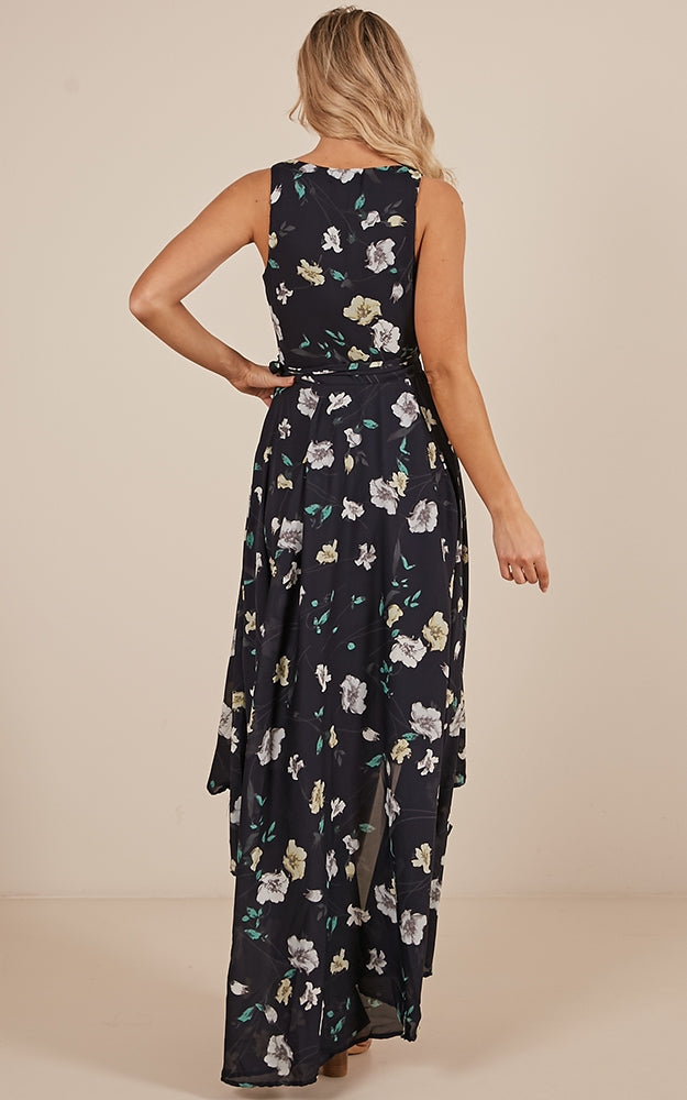 Ocean Avenue Dress In Navy Floral